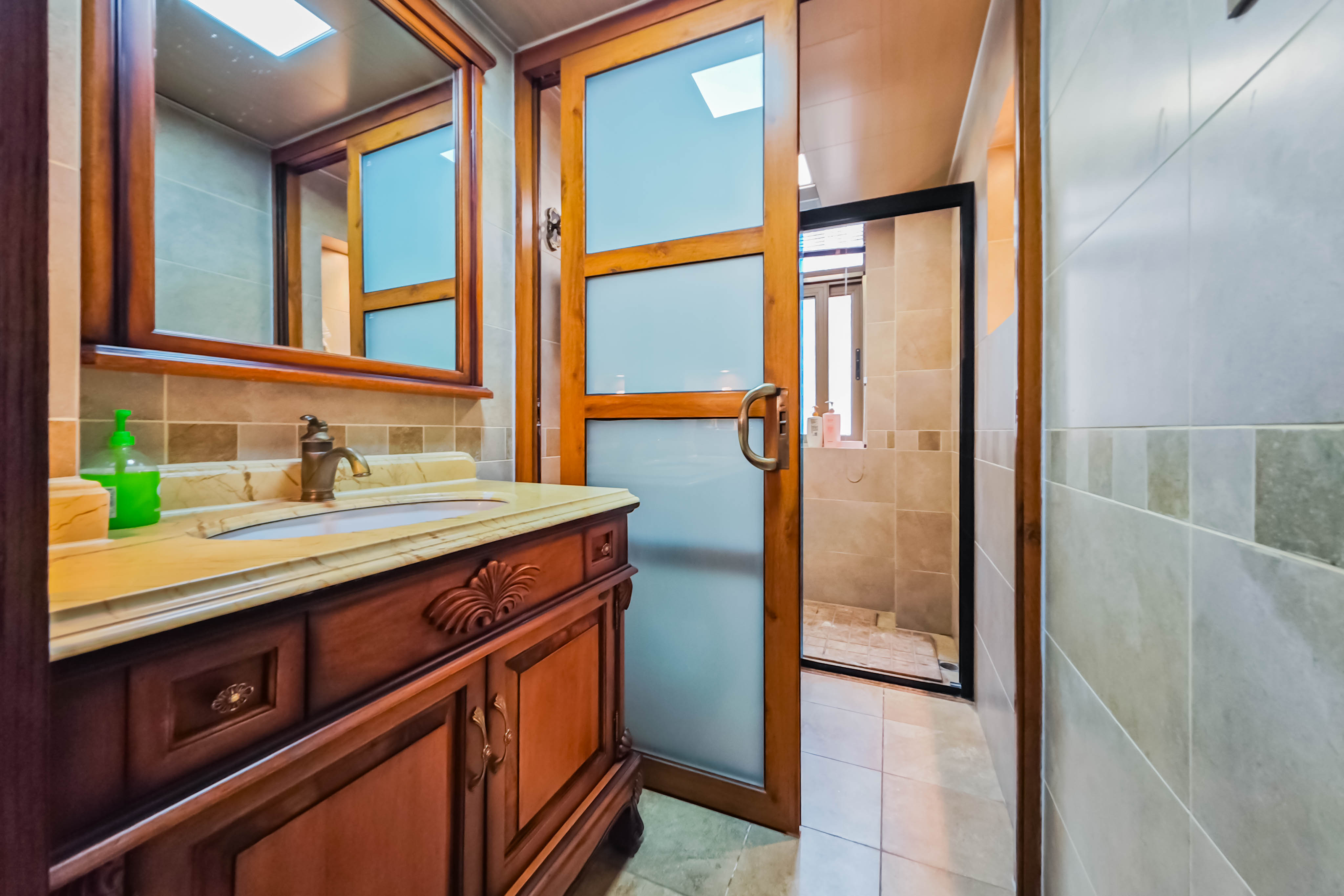 海拔东方  3室2厅2卫    149.0万 海拔东方  3室2厅2卫    149.0万卫生间