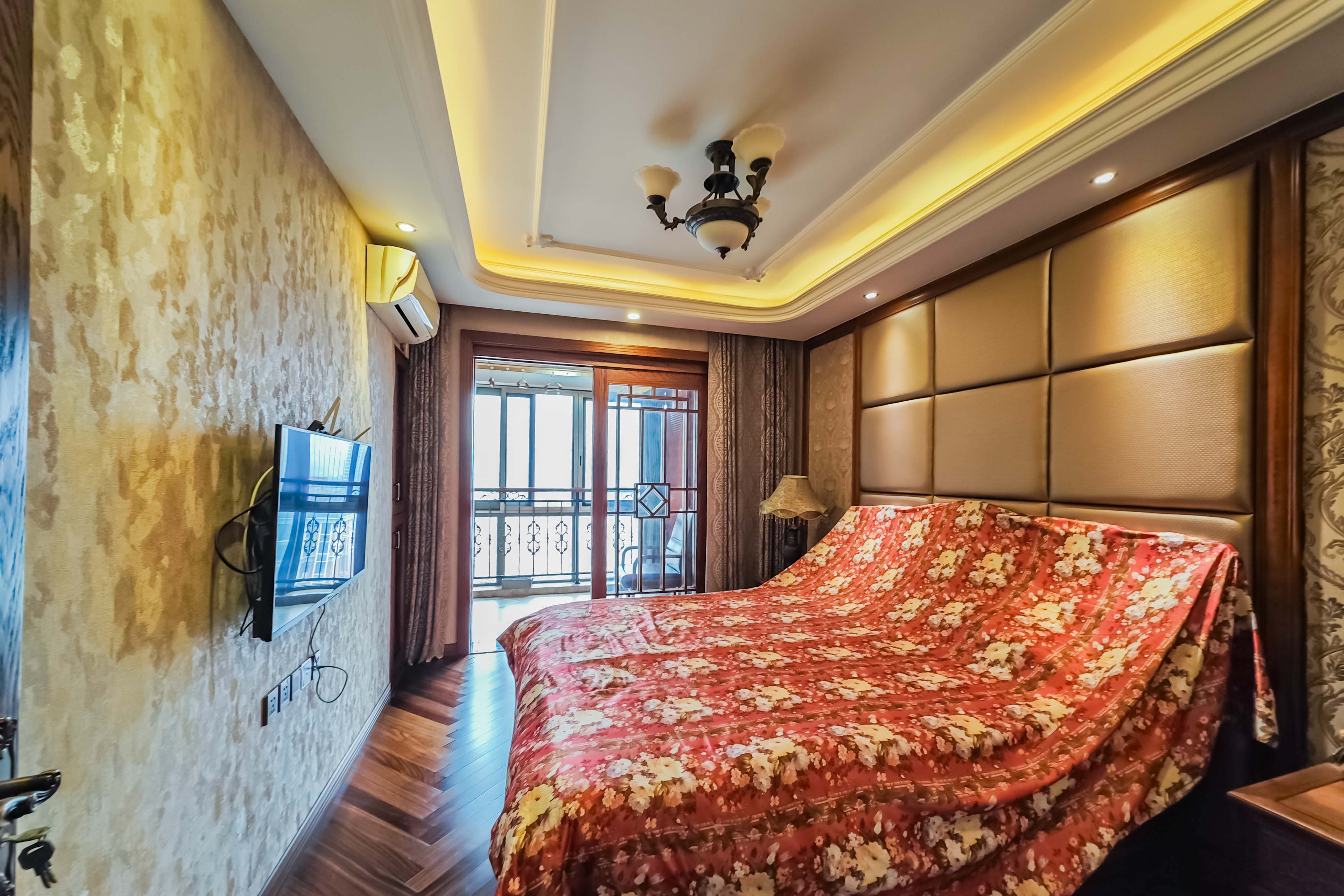 海拔东方  3室2厅2卫    149.0万 海拔东方  3室2厅2卫    149.0万卧室