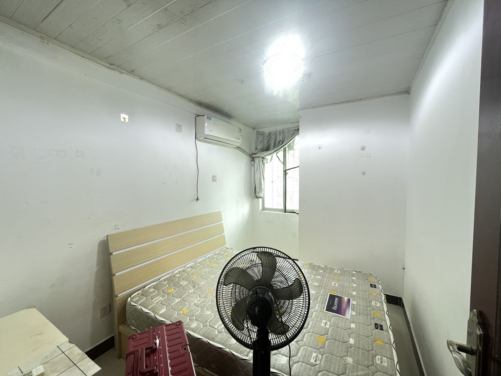 鸿禾公寓  2室1厅1卫    60.0万 鸿禾公寓  2室1厅1卫    60.0万室内图