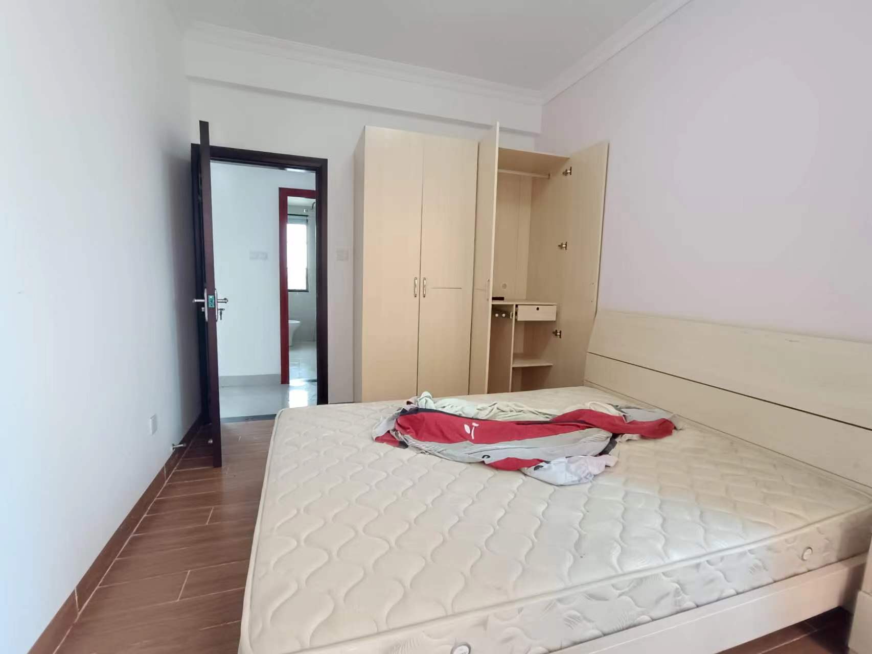 鑫鼎花园(琼山区检查院单位房) 3室2厅1卫 110.0万 鑫鼎花园(琼山区检查院单位房) 3室2厅1卫 110.0万室内图