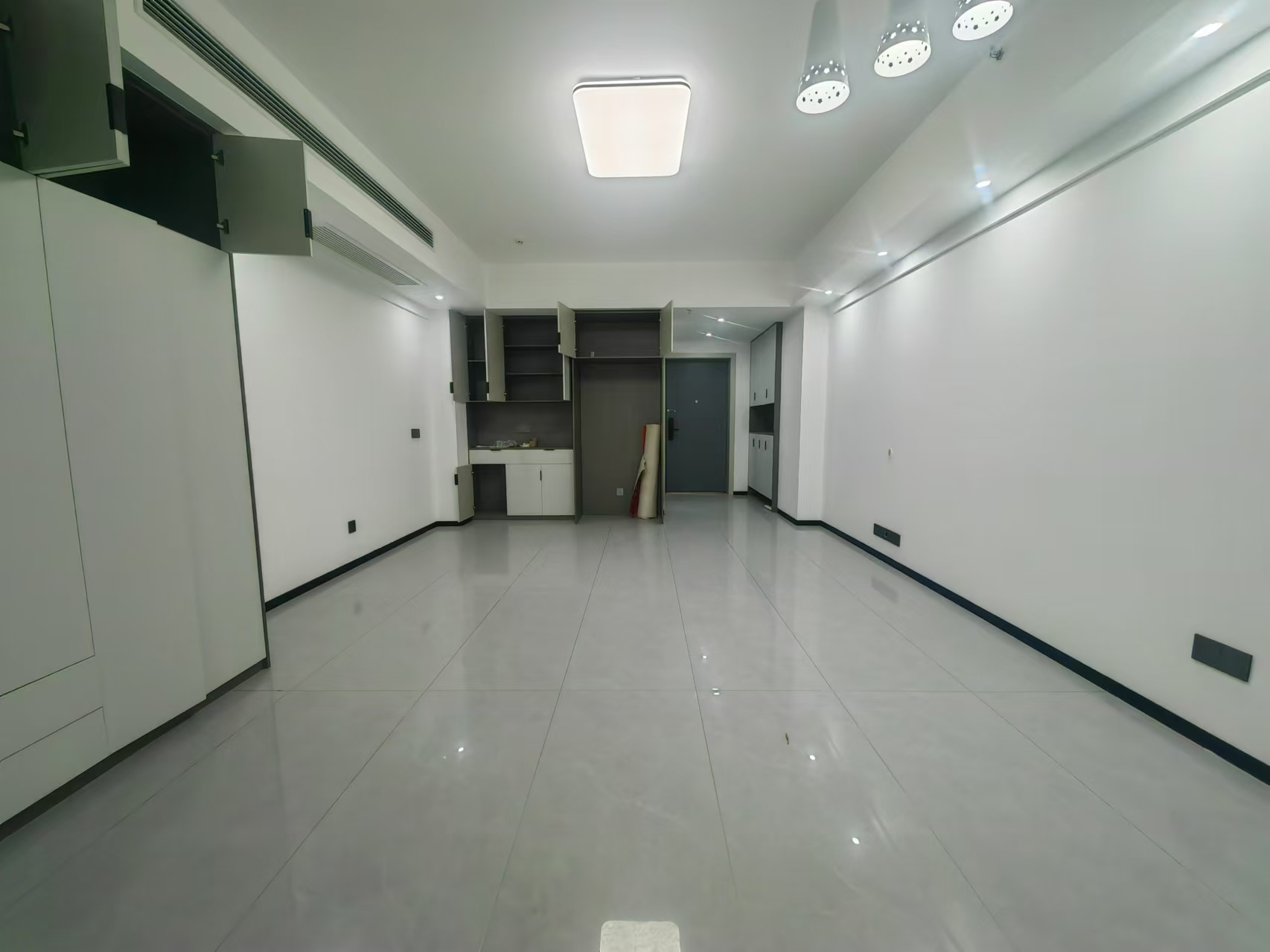 宝基广场  2室1厅1卫   1700.00元/月室内图