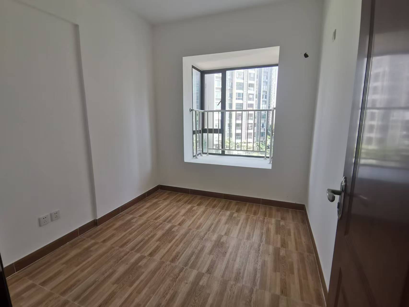 新琼雅苑 3室2厅2卫 136.0万 新琼雅苑 3室2厅2卫 136.0万室内图