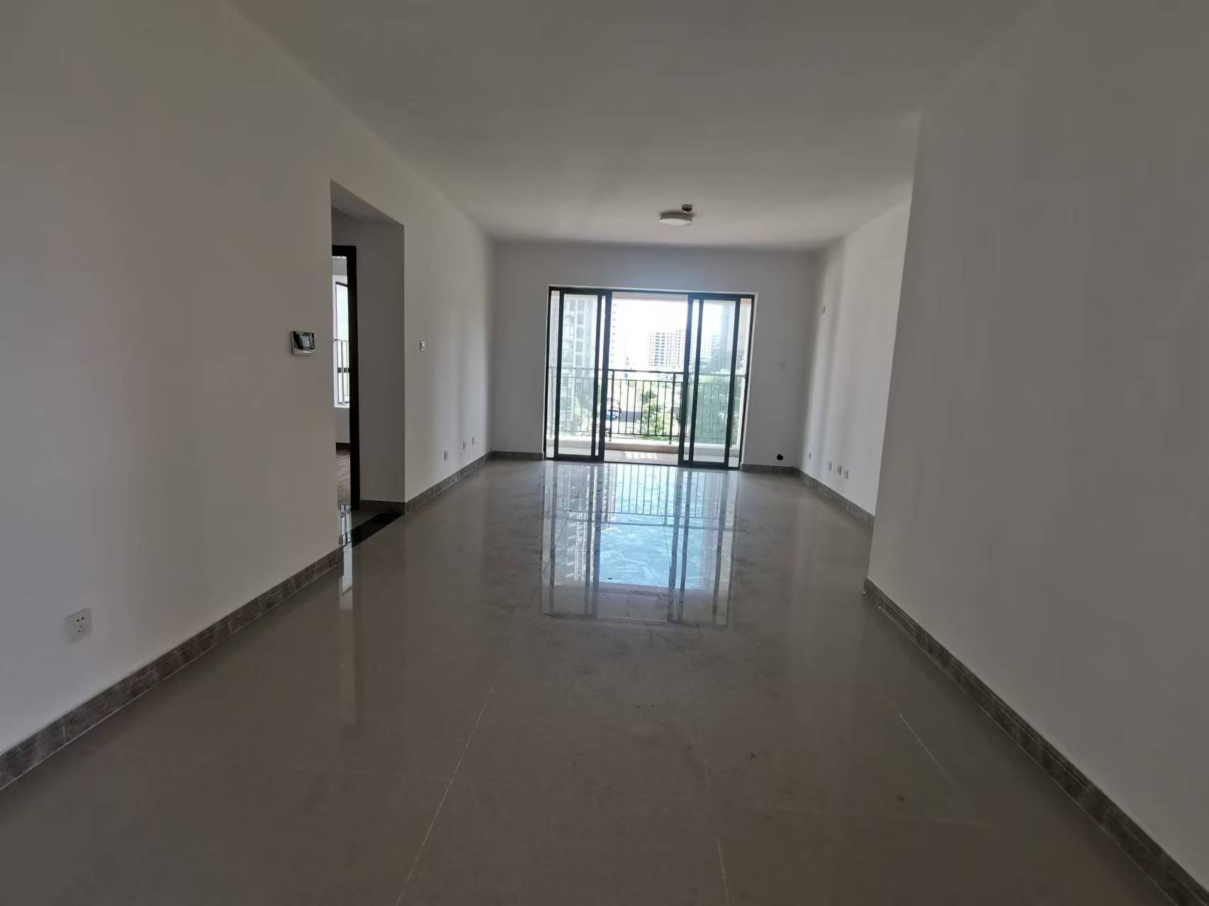 新琼雅苑 3室2厅2卫 136.0万 新琼雅苑 3室2厅2卫 136.0万室内图