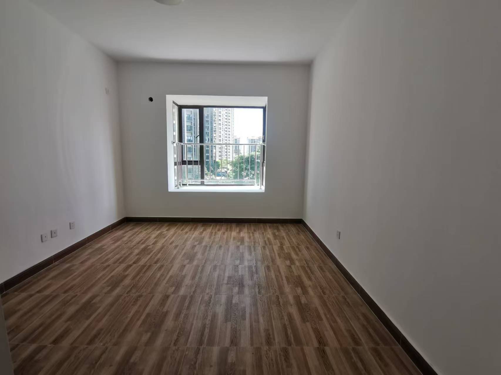 新琼雅苑 3室2厅2卫 136.0万 新琼雅苑 3室2厅2卫 136.0万室内图