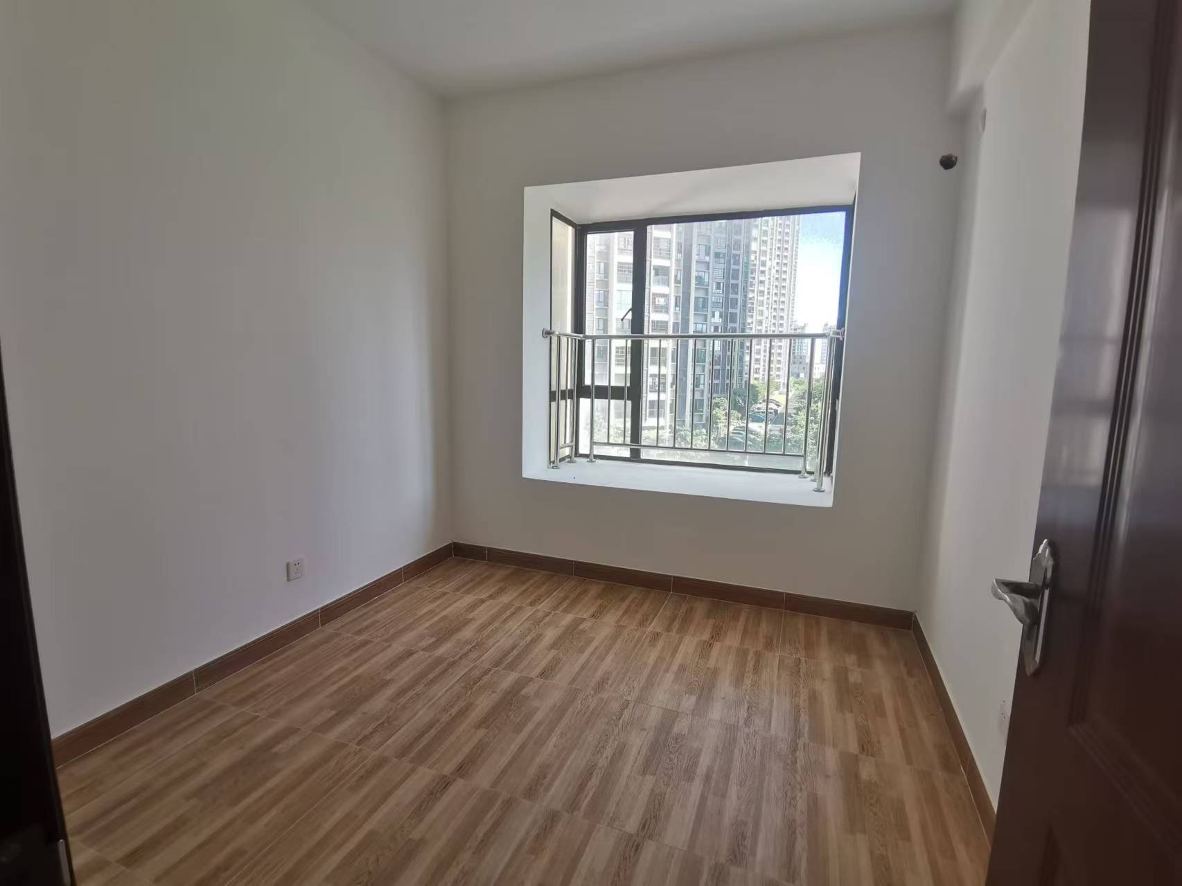 新琼雅苑 3室2厅2卫 136.0万 新琼雅苑 3室2厅2卫 136.0万室内图