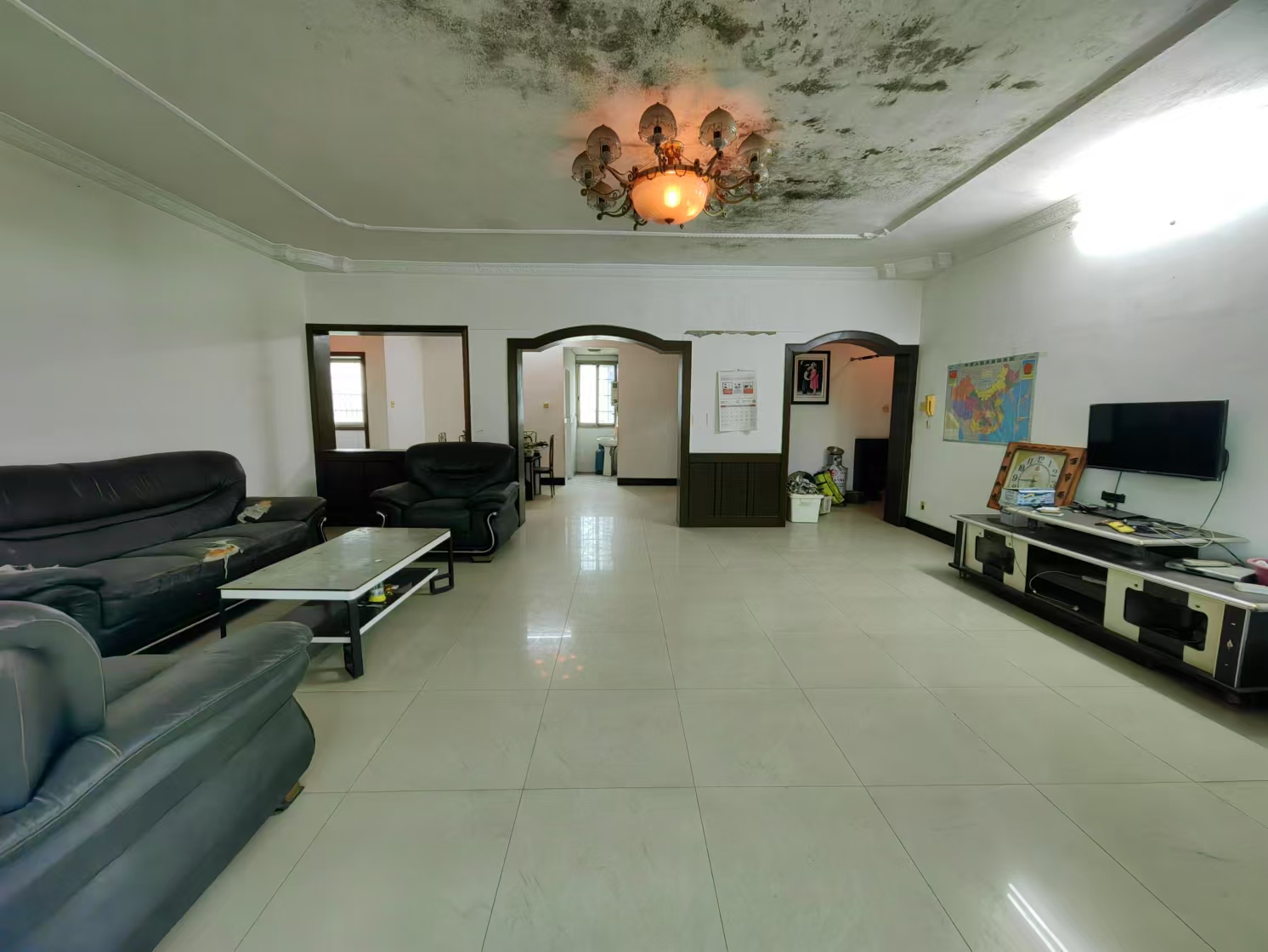 金山花园  3室2厅2卫    1000.0元/月 金山花园  3室2厅2卫    1000.0元/月室内图