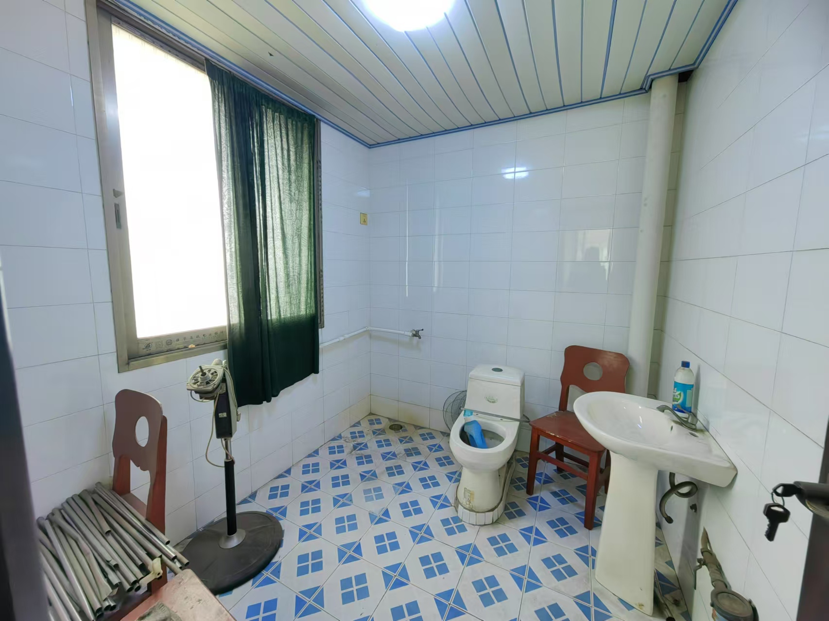 金山花园  3室2厅2卫    1000.0元/月 金山花园  3室2厅2卫    1000.0元/月室内图