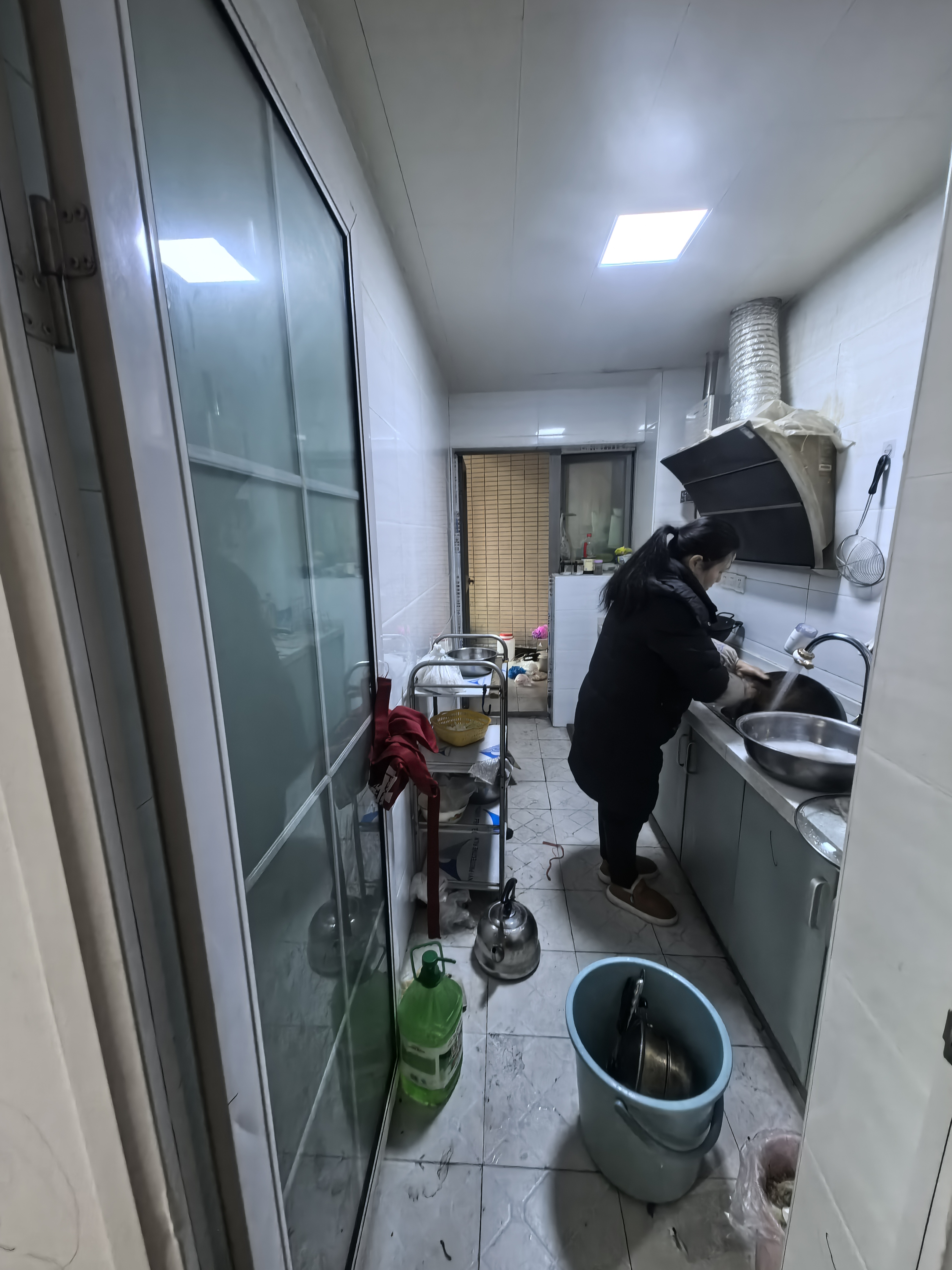 新城新世界一二三期  2室2厅1卫    2600.0元/月 新城新世界一二三期  2室2厅1卫    2600.0元/月