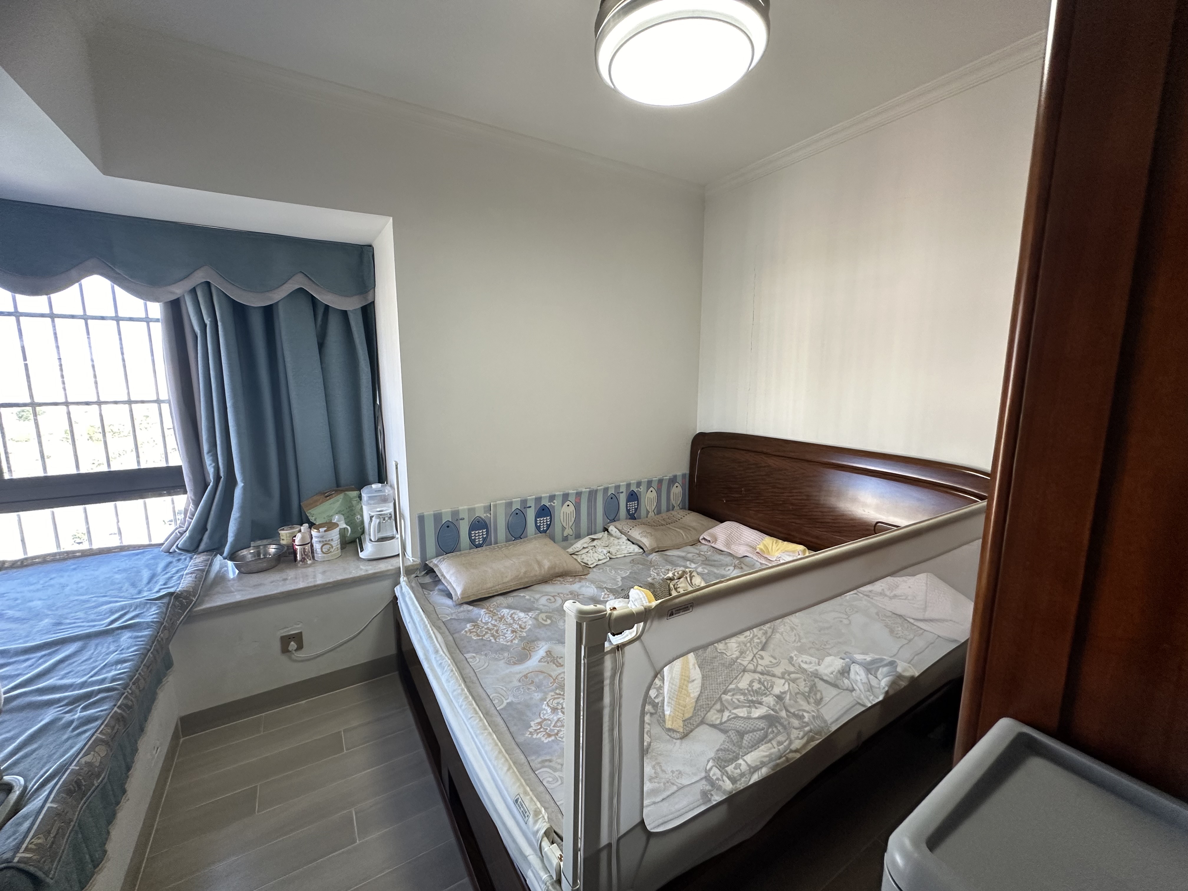 香榭花园  3室2厅1卫    132.0万 香榭花园  3室2厅1卫    132.0万