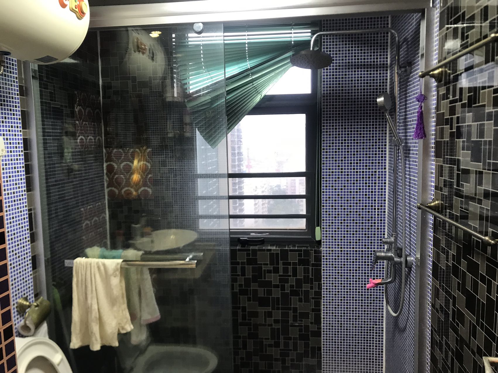 丽晶温泉海景花园一期(别名:丽晶维港、丽晶海景花园)  4室2厅2卫    220.0万 丽晶温泉海景花园一期(别名:丽晶维港、丽晶海景花园)  4室2厅2卫    220.0万室内图