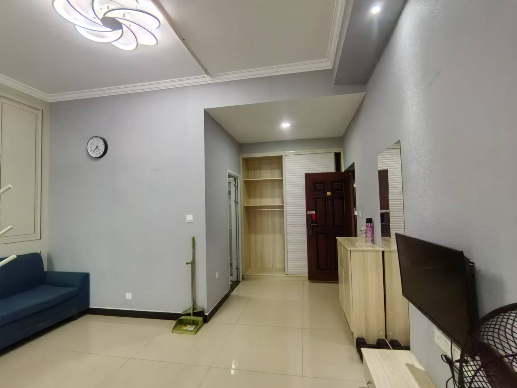 荣盛花语馨苑  1室1厅1卫    1500.0元/月 荣盛花语馨苑  1室1厅1卫    1500.0元/月室内图