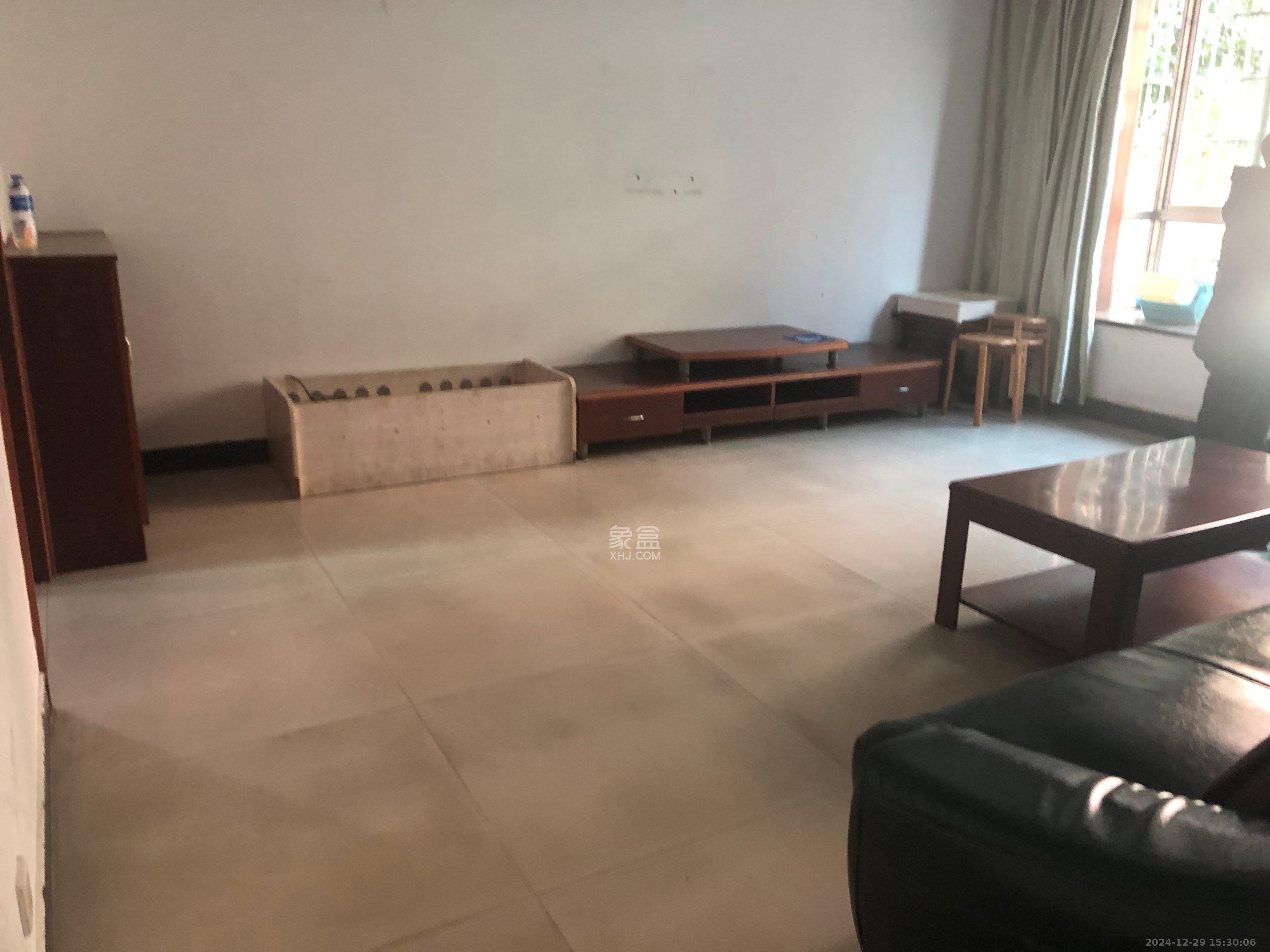 金桂小区一期 2室1厅1卫 1700.0元/月 金桂小区一期 2室1厅1卫 1700.0元/月室内图