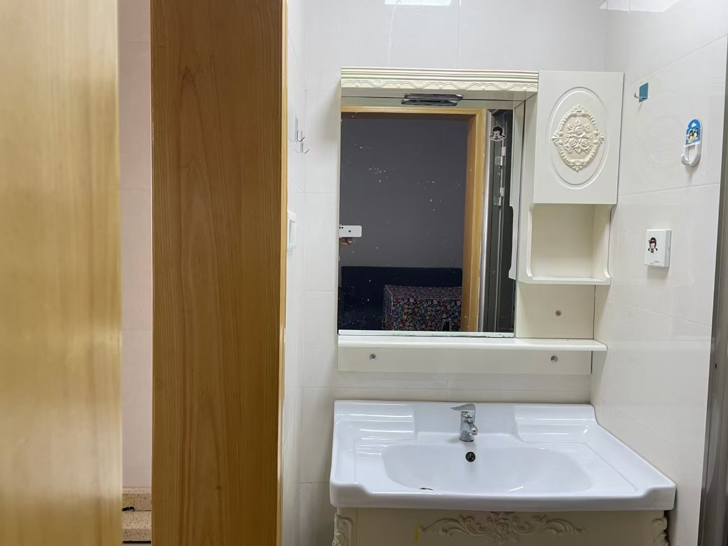 富厚名邸  1室1厅1卫    800.0元/月 富厚名邸  1室1厅1卫    800.0元/月室内图