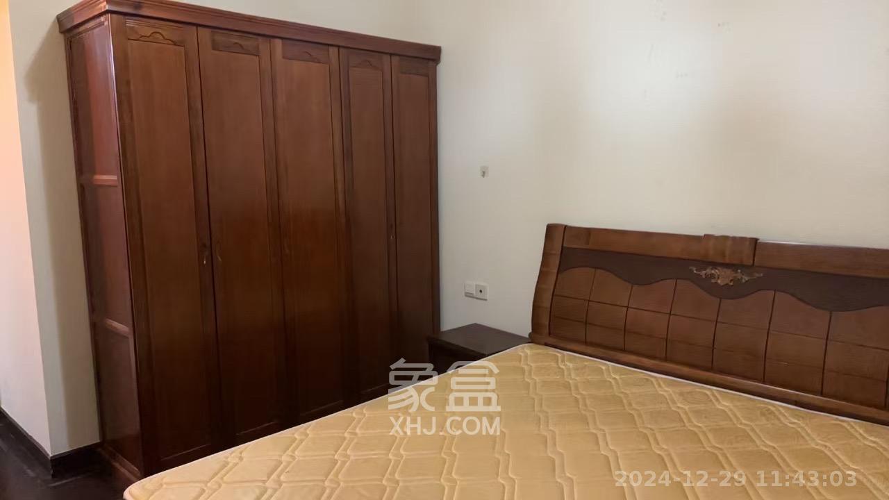 富基世纪公园 3室2厅1卫 1600.00元/月 富基世纪公园 3室2厅1卫 1600.00元/月室内图