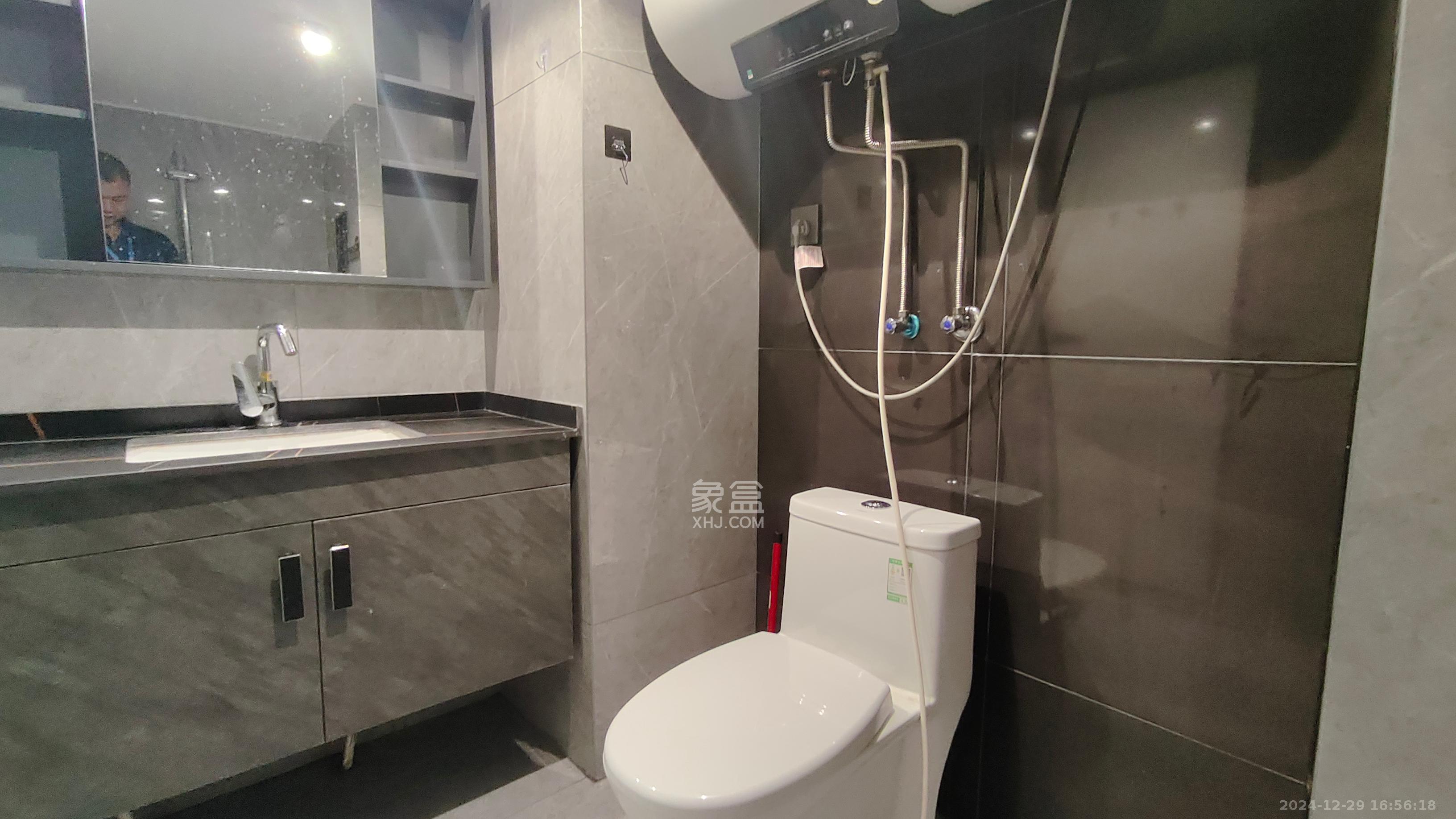 龙湖新壹城 1室0厅0卫 1700.0元/月 龙湖新壹城 1室0厅0卫 1700.0元/月室内图