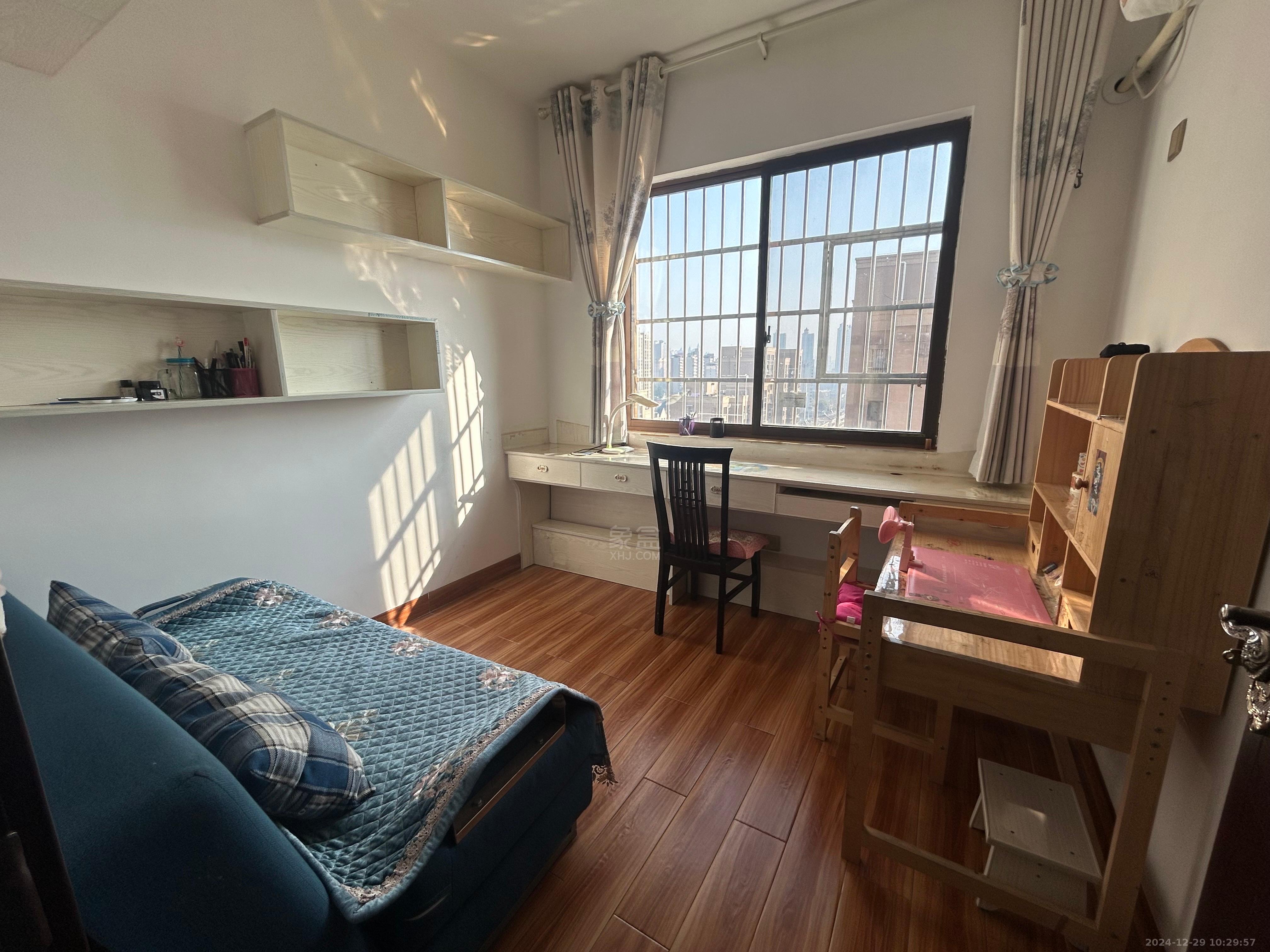 凤凰城 3室2厅1卫 1500.0元/月 凤凰城 3室2厅1卫 1500.0元/月室内图