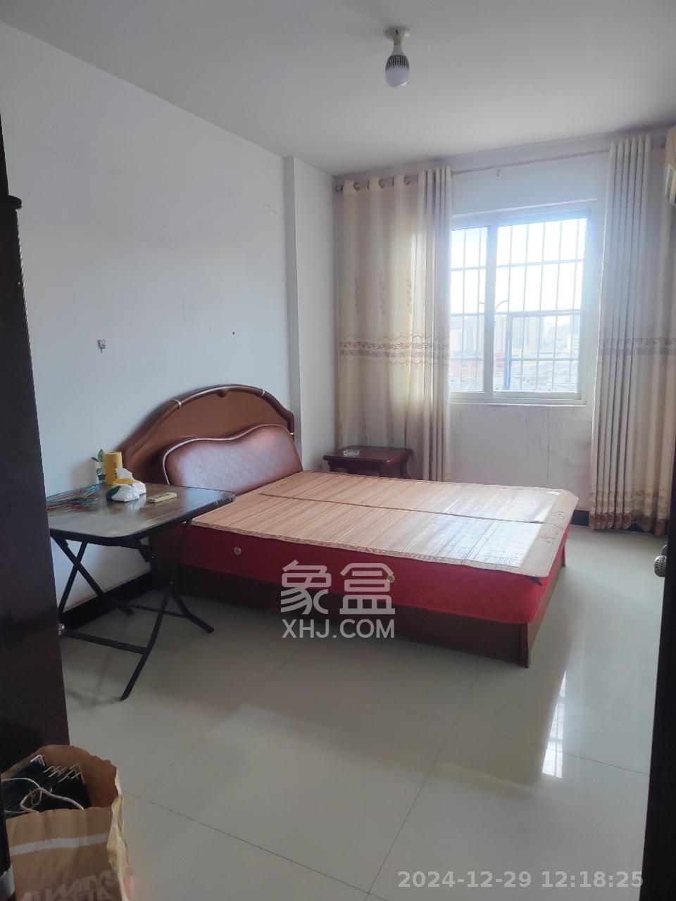 鄱阳小区  3室2厅2卫   1500.00元/月