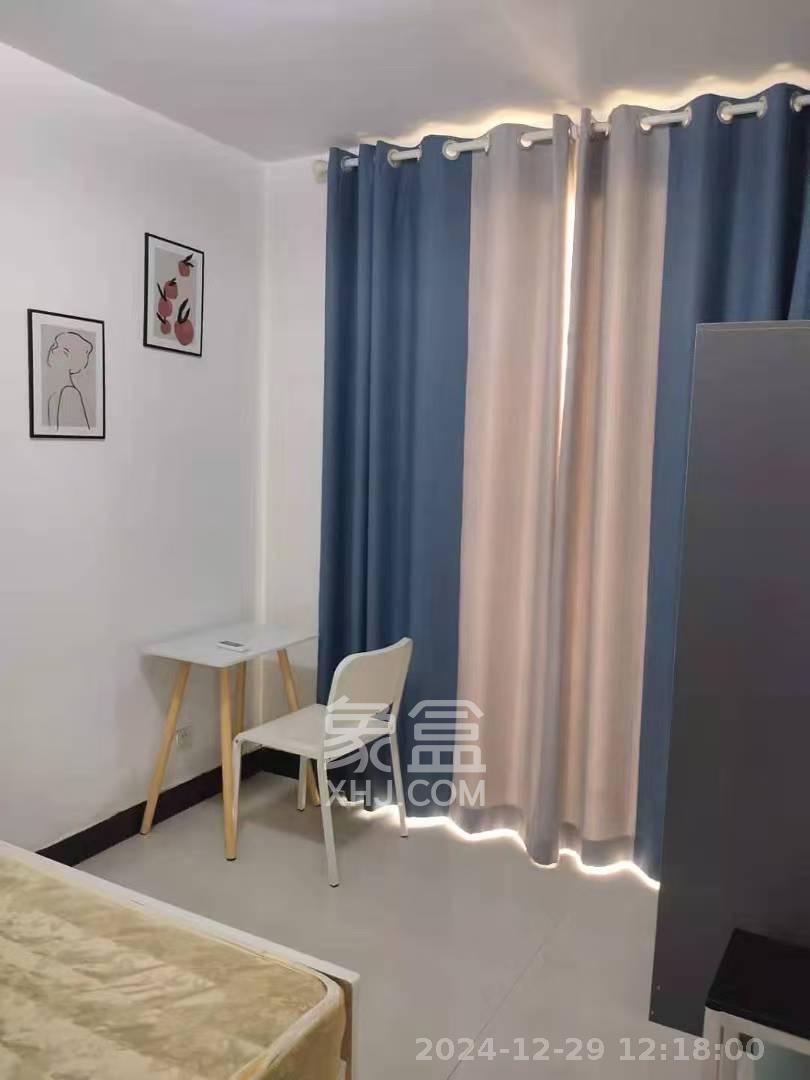 芙蓉公馆  1室1厅1卫   2700.00元/月室内图