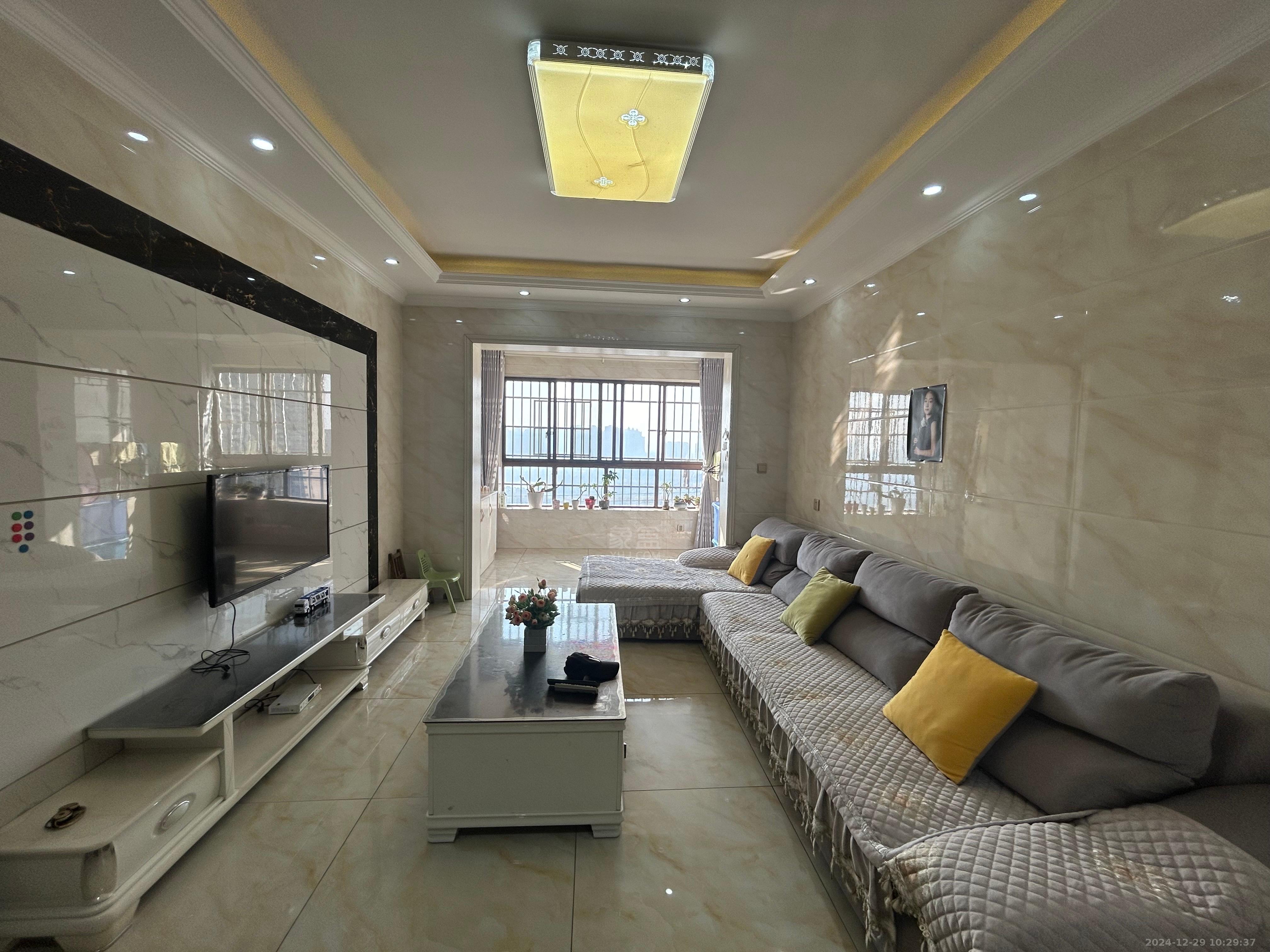 凤凰城 3室2厅1卫 1500.0元/月 凤凰城 3室2厅1卫 1500.0元/月室内图