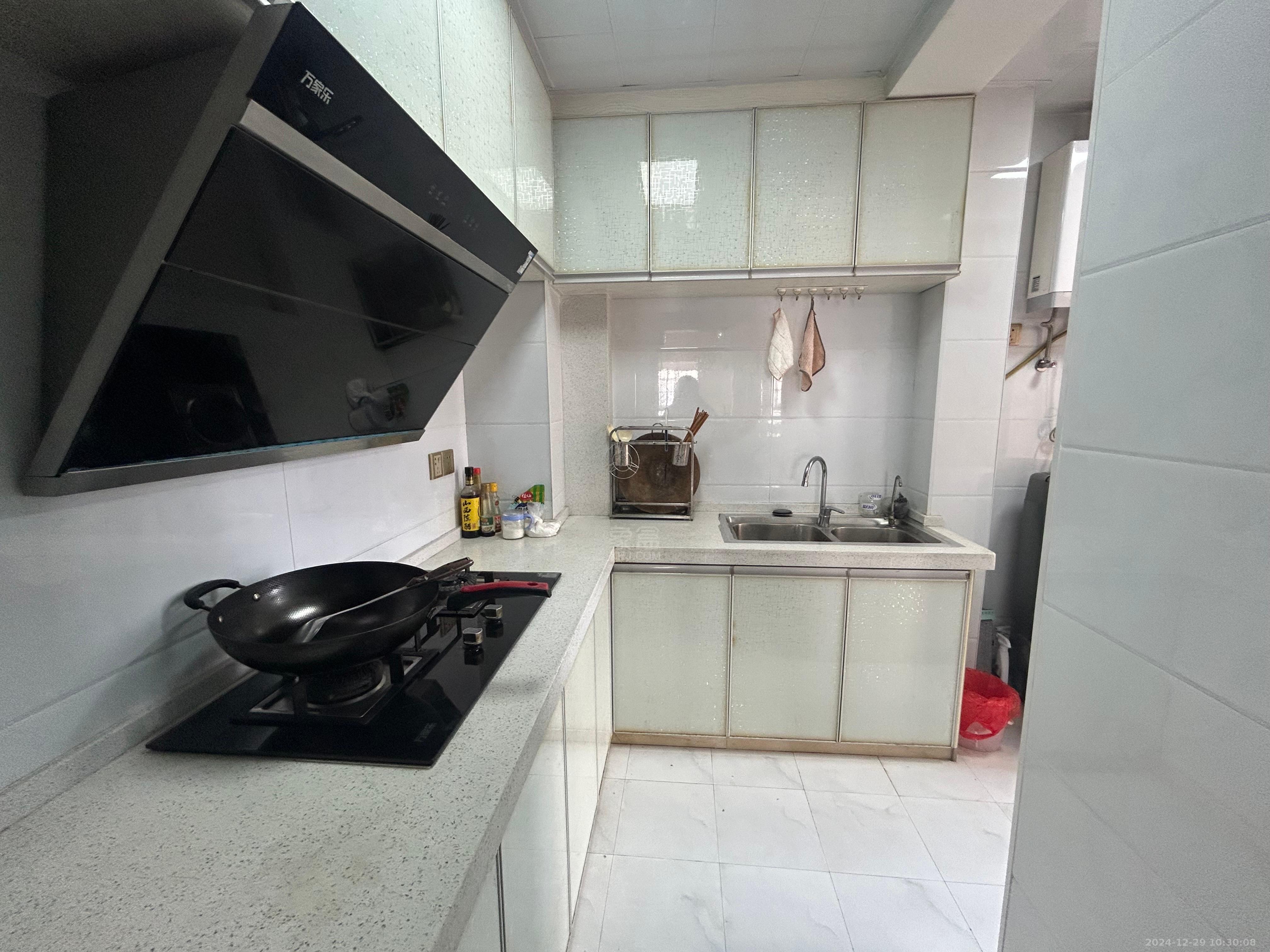 凤凰城 3室2厅1卫 1500.0元/月 凤凰城 3室2厅1卫 1500.0元/月室内图