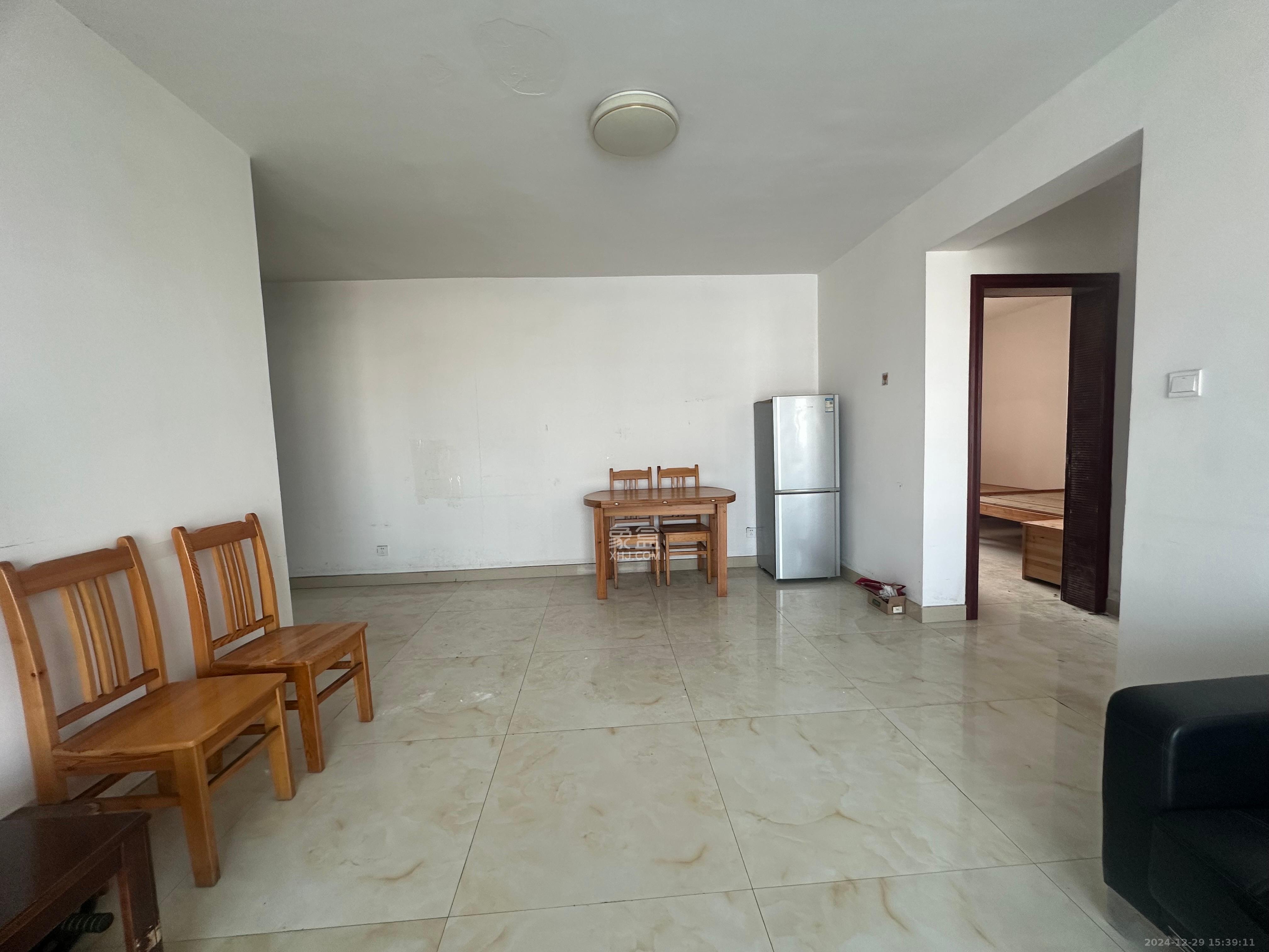 长永佳苑 2室1厅1卫 1500.0元/月 长永佳苑 2室1厅1卫 1500.0元/月室内图