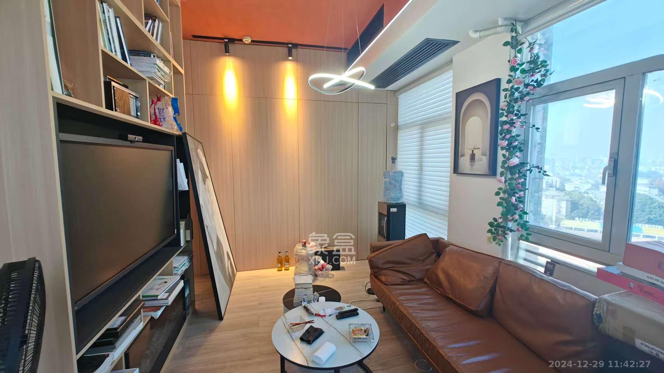 公园道 1室1厅1卫 1250.0元/月 公园道 1室1厅1卫 1250.0元/月室内图