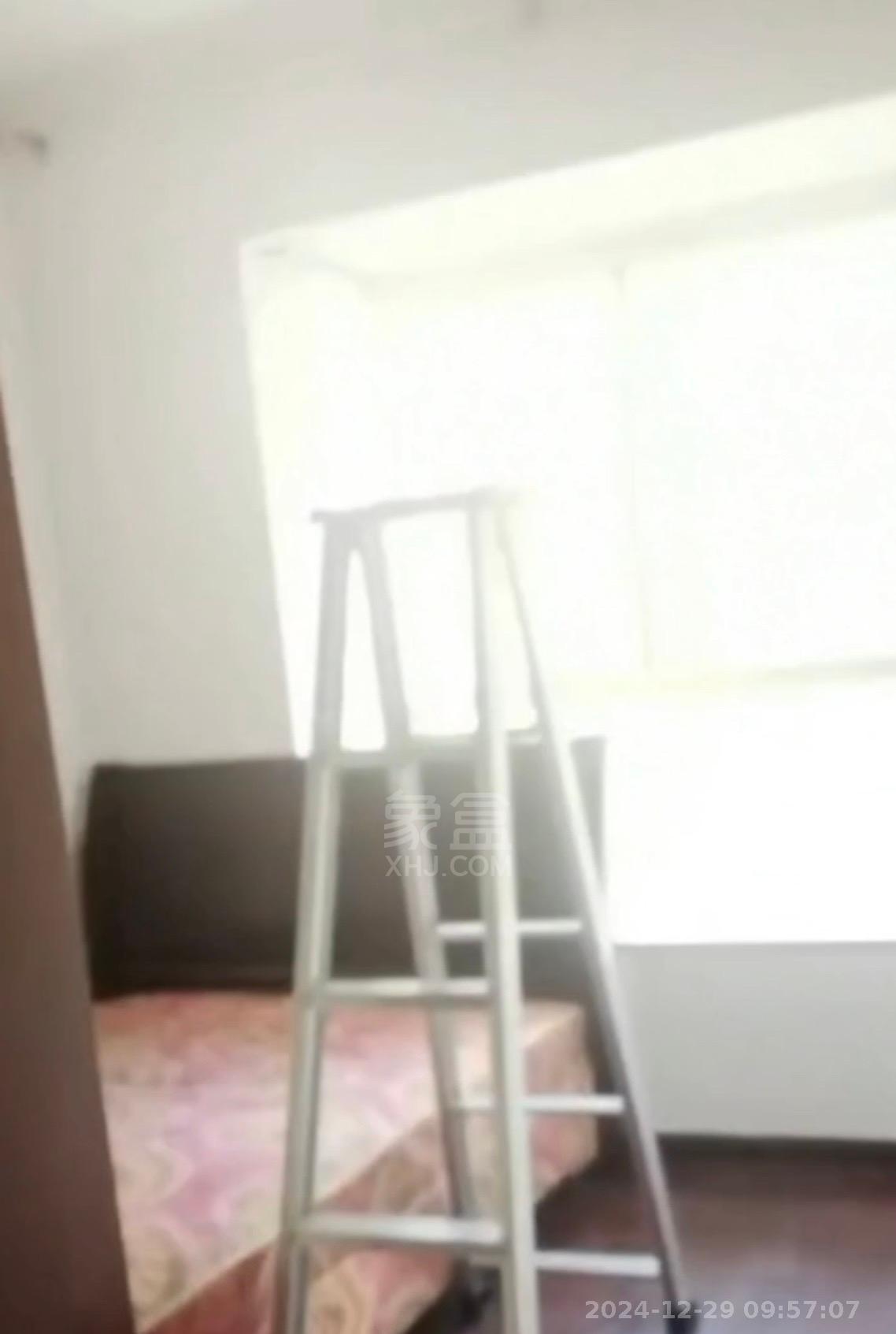 竹山小区 3室2厅2卫 1800.0元/月 竹山小区 3室2厅2卫 1800.0元/月室内图