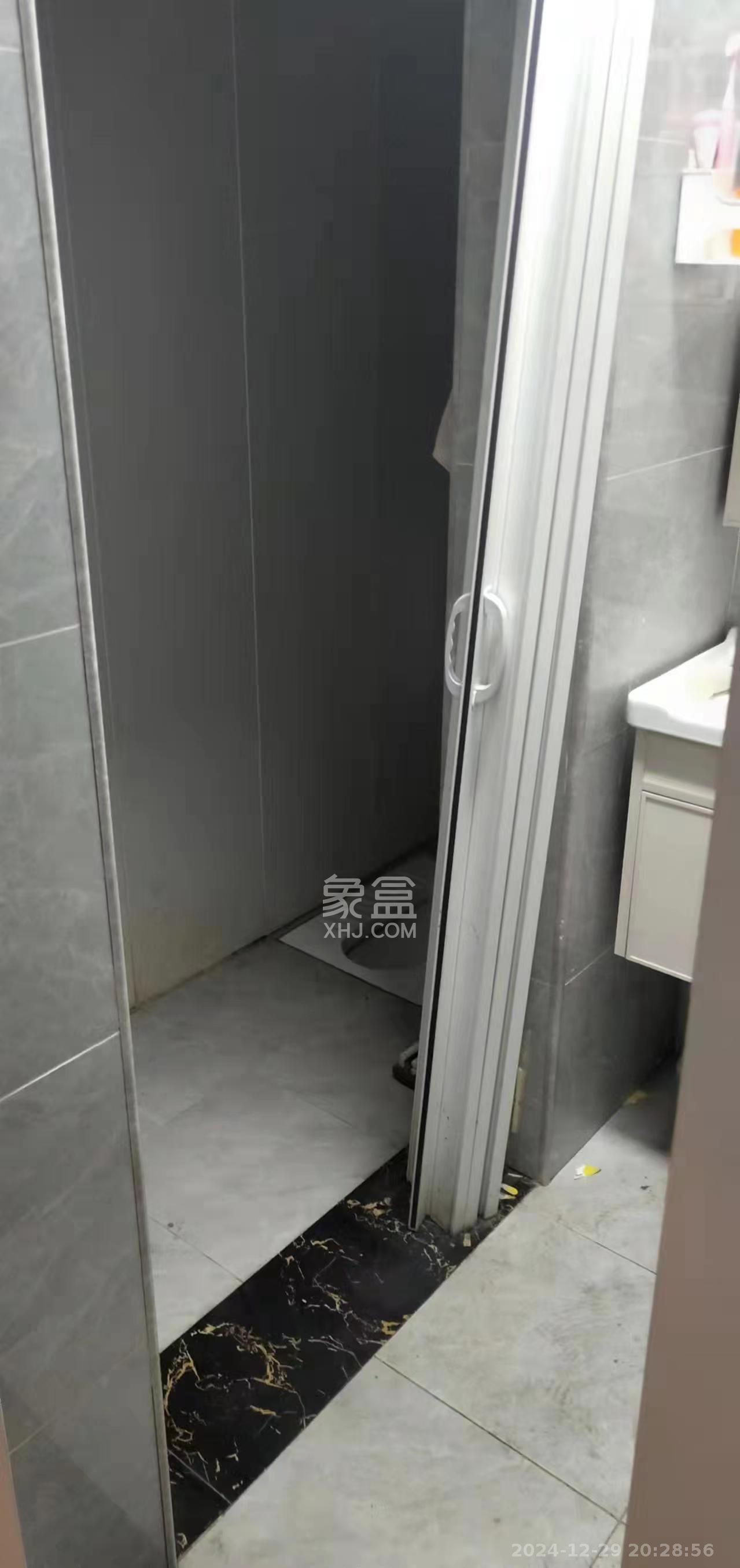 保利东郡 1室0厅0卫 2000.0元/月 保利东郡 1室0厅0卫 2000.0元/月室内图