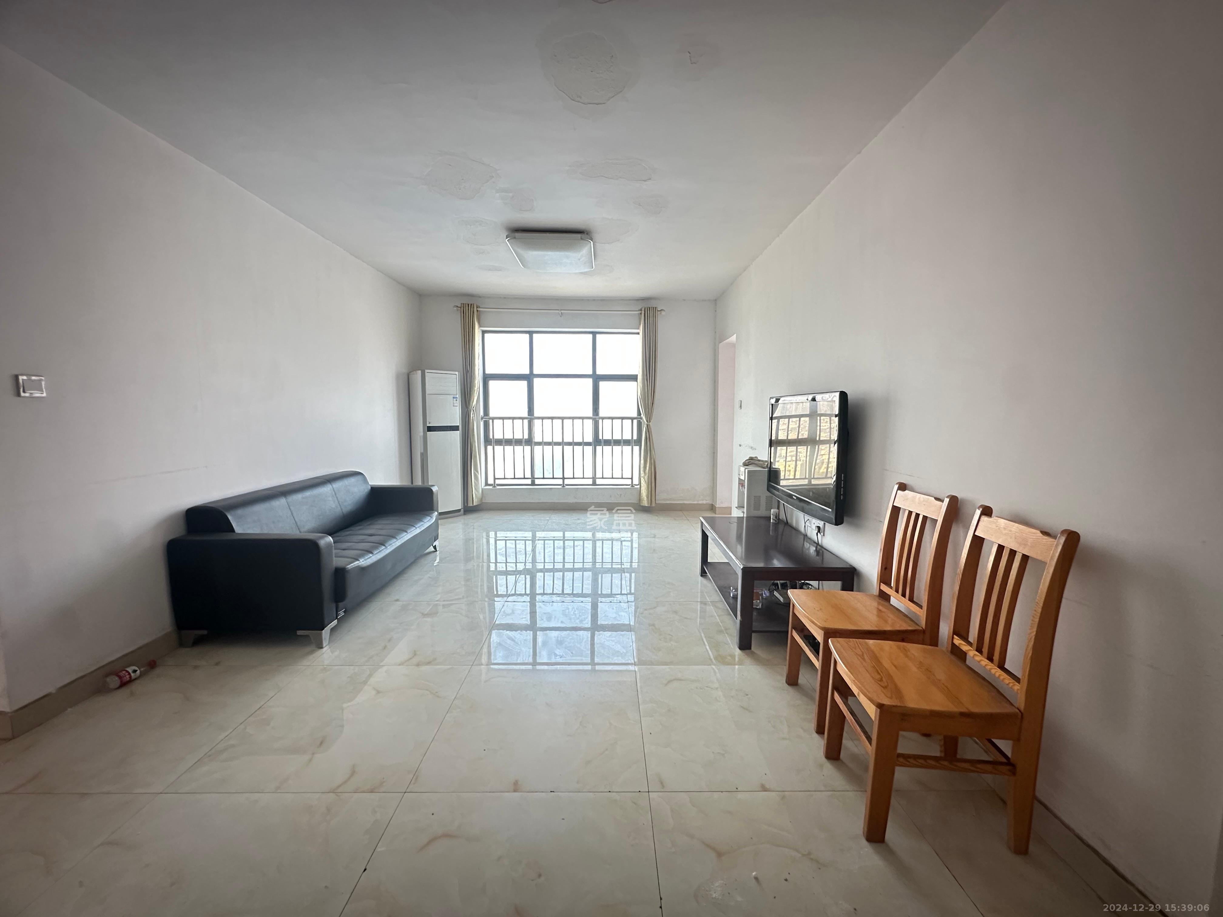 长永佳苑 2室1厅1卫 1500.0元/月 长永佳苑 2室1厅1卫 1500.0元/月室内图