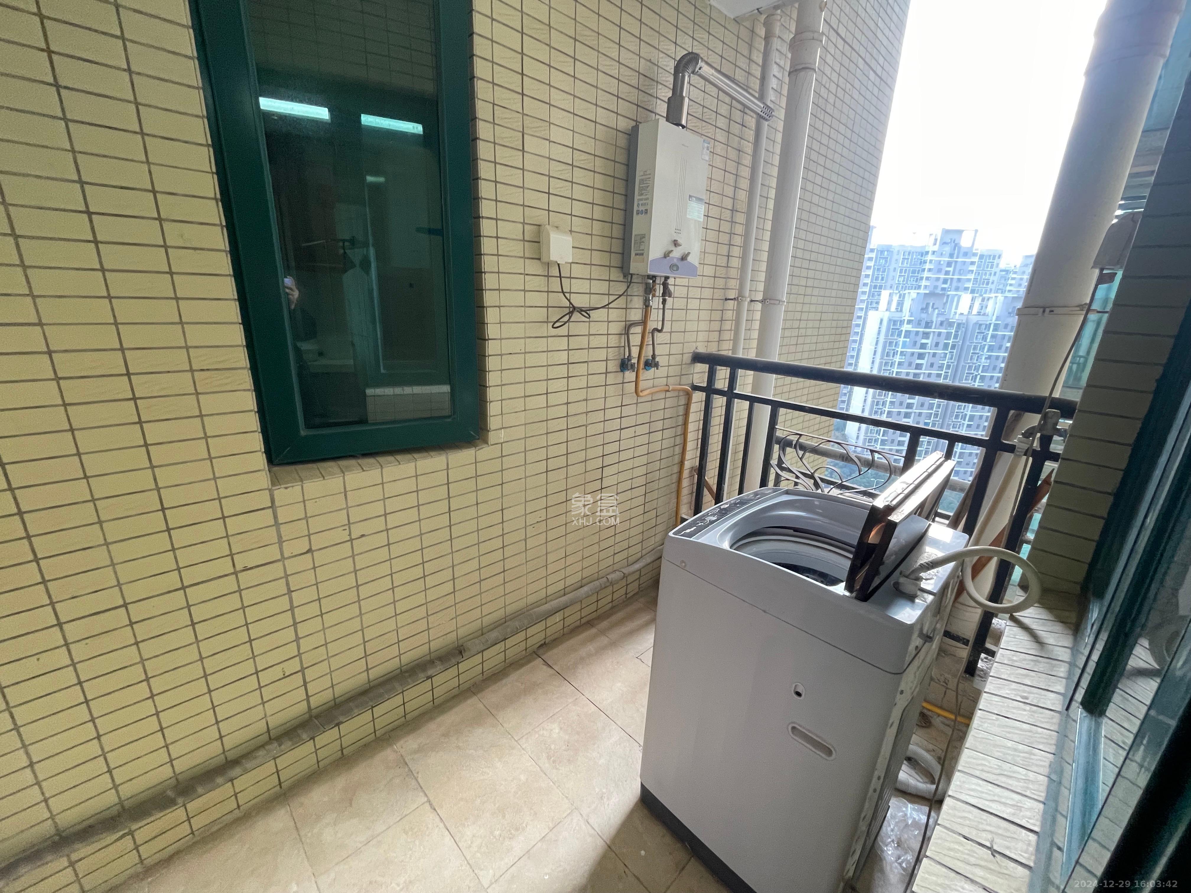 恒大雅苑  3室2厅1卫   2400.00元/月室内图