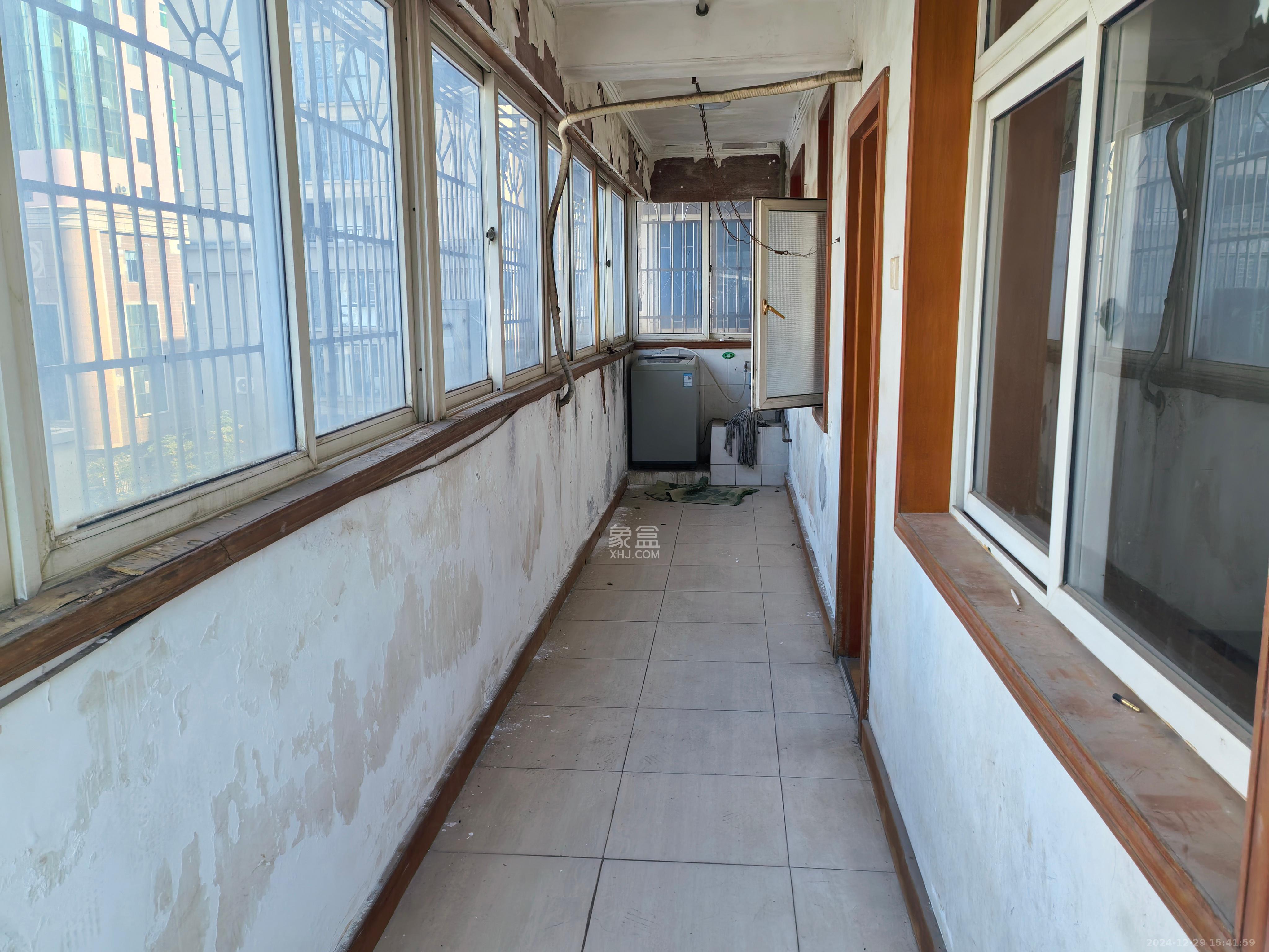 韭菜园商住楼 3室2厅2卫 3600.0元/月 韭菜园商住楼 3室2厅2卫 3600.0元/月室内图