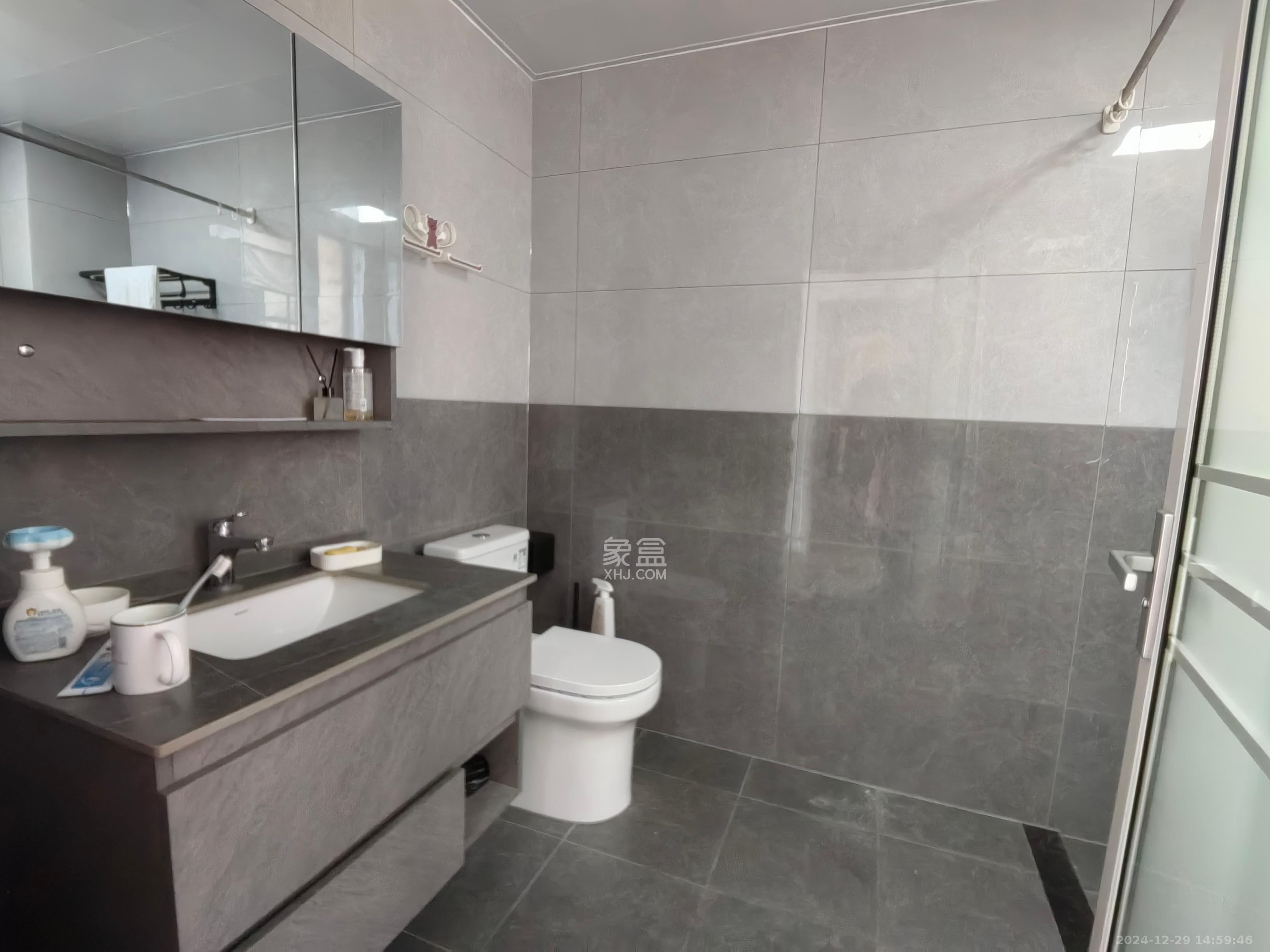 怡海星城 3室2厅2卫 3000.0元/月 怡海星城 3室2厅2卫 3000.0元/月室内图