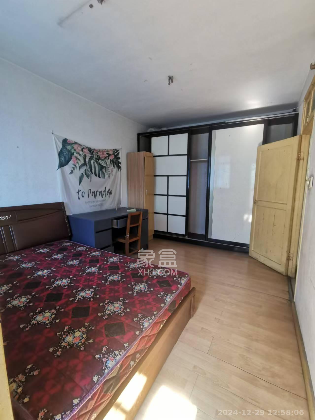 红花坡社区 2室1厅1卫 1300.0元/月 红花坡社区 2室1厅1卫 1300.0元/月室内图