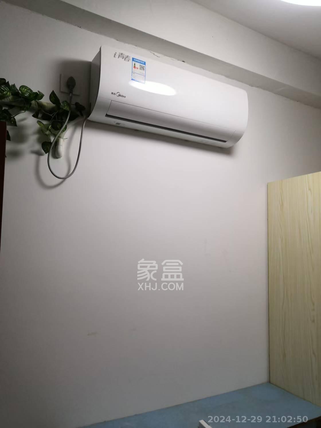 卓峰家园  2室2厅1卫   1500.00元/月室内图