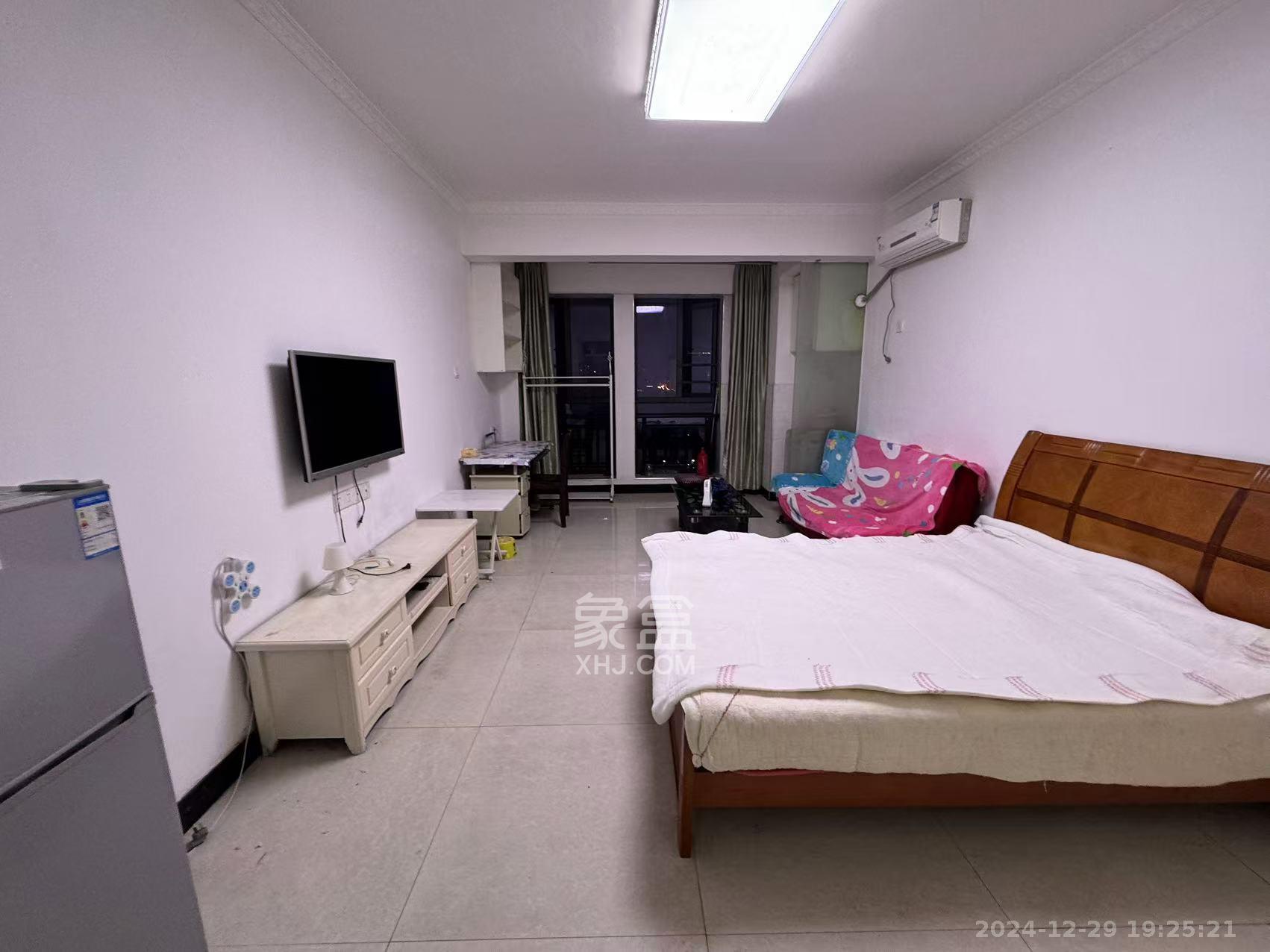 万象凯旋湾 1室1厅1卫 1500.0元/月 万象凯旋湾 1室1厅1卫 1500.0元/月室内图