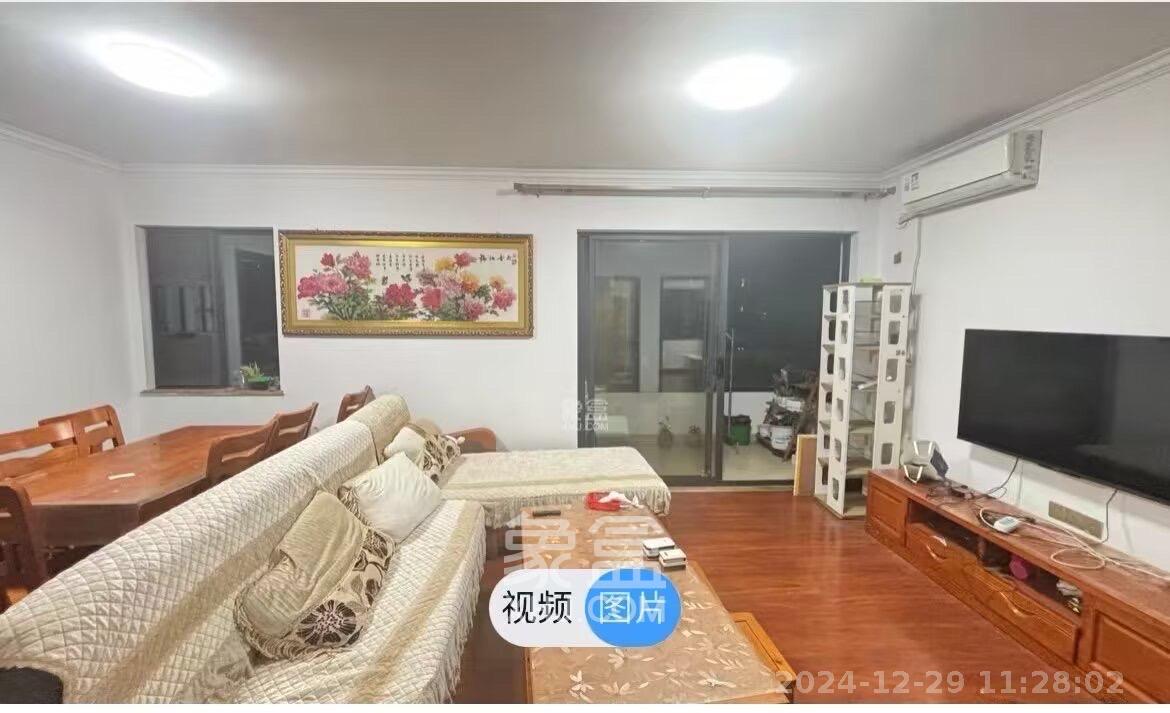 好莱城（弘德西街）  3室2厅1卫    2500.0元/月室内图1
