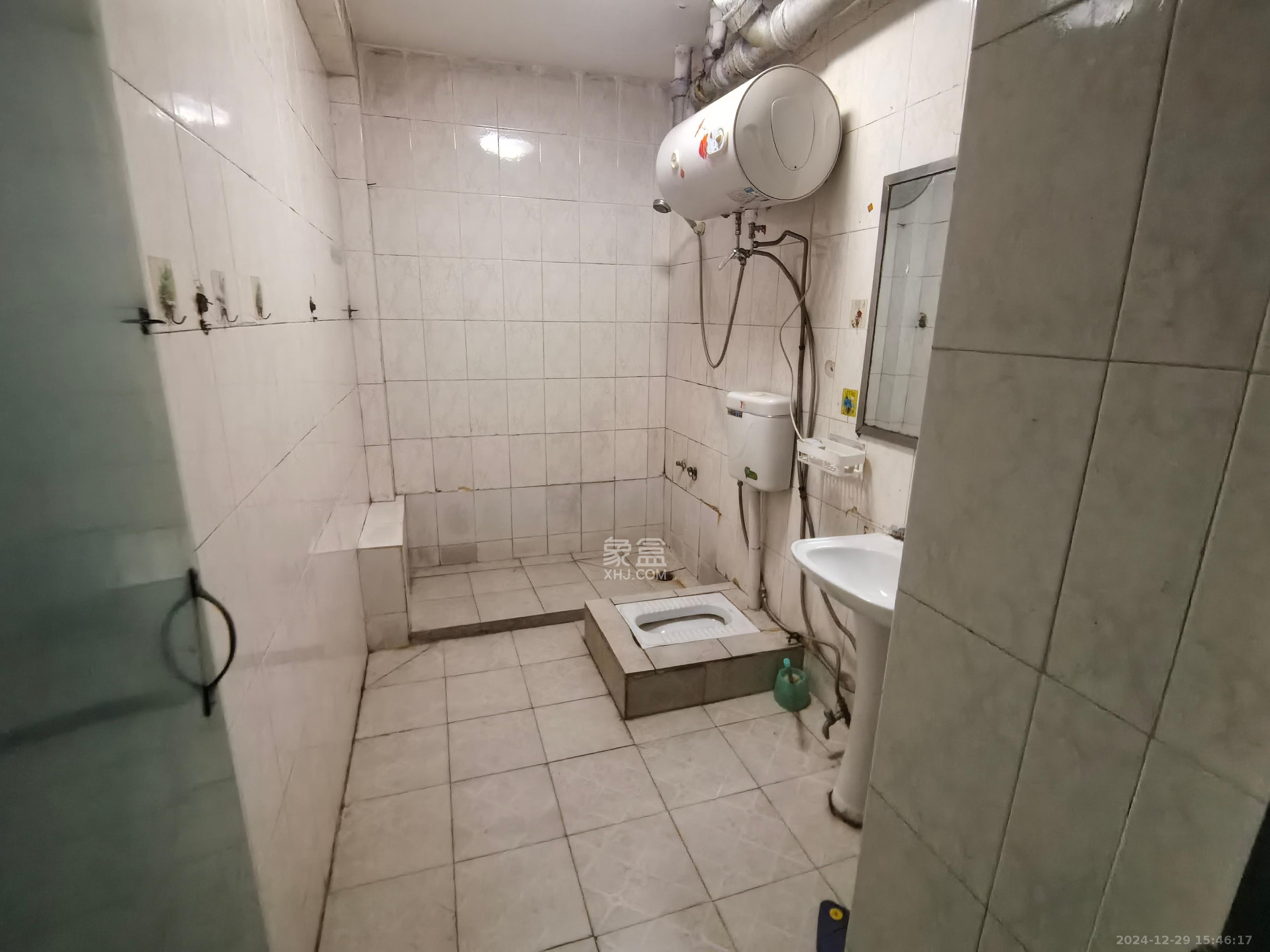 韭菜园商住楼 3室2厅2卫 2900.0元/月 韭菜园商住楼 3室2厅2卫 2900.0元/月室内图