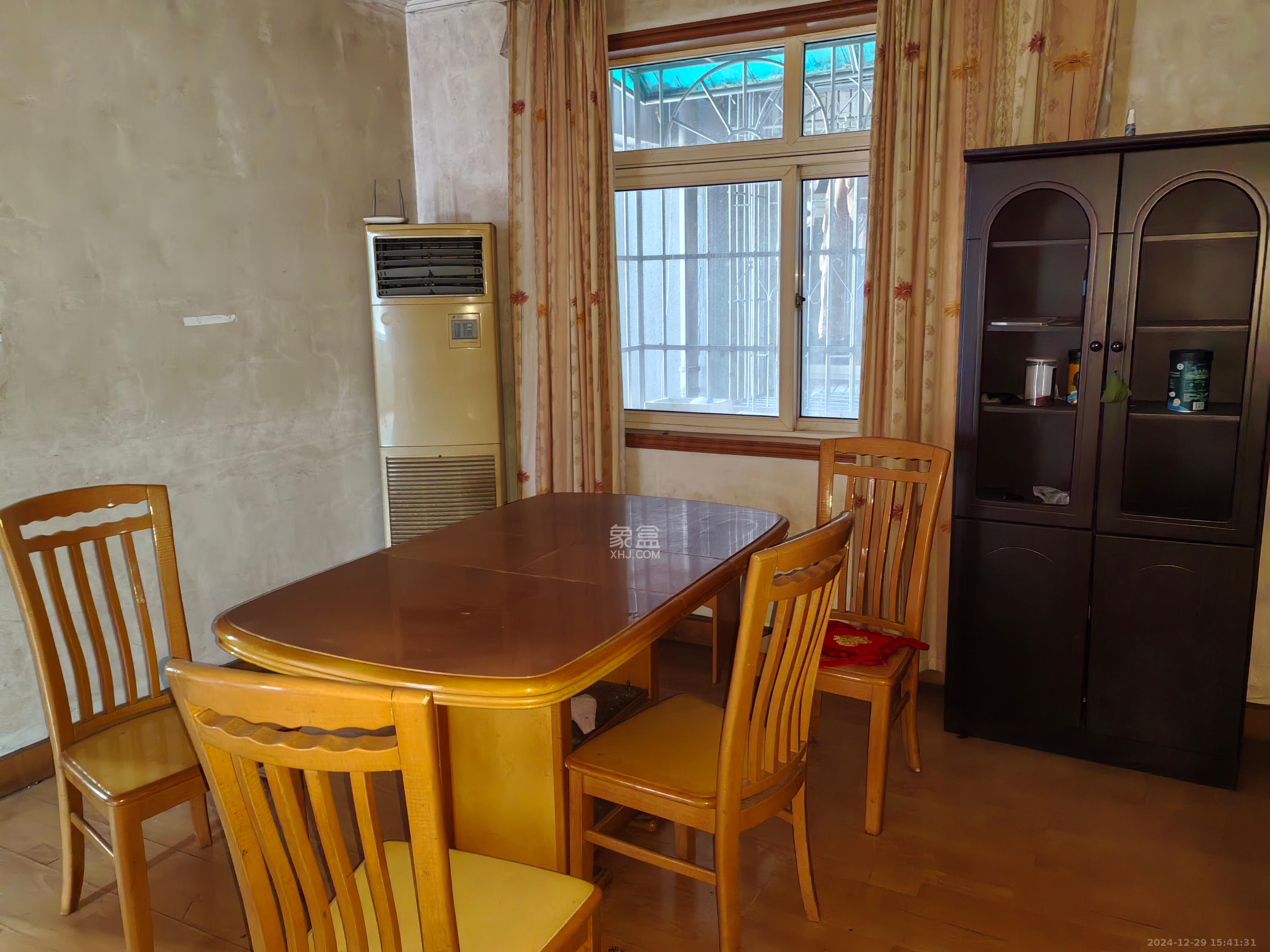 韭菜园商住楼 3室2厅2卫 3600.0元/月 韭菜园商住楼 3室2厅2卫 3600.0元/月室内图