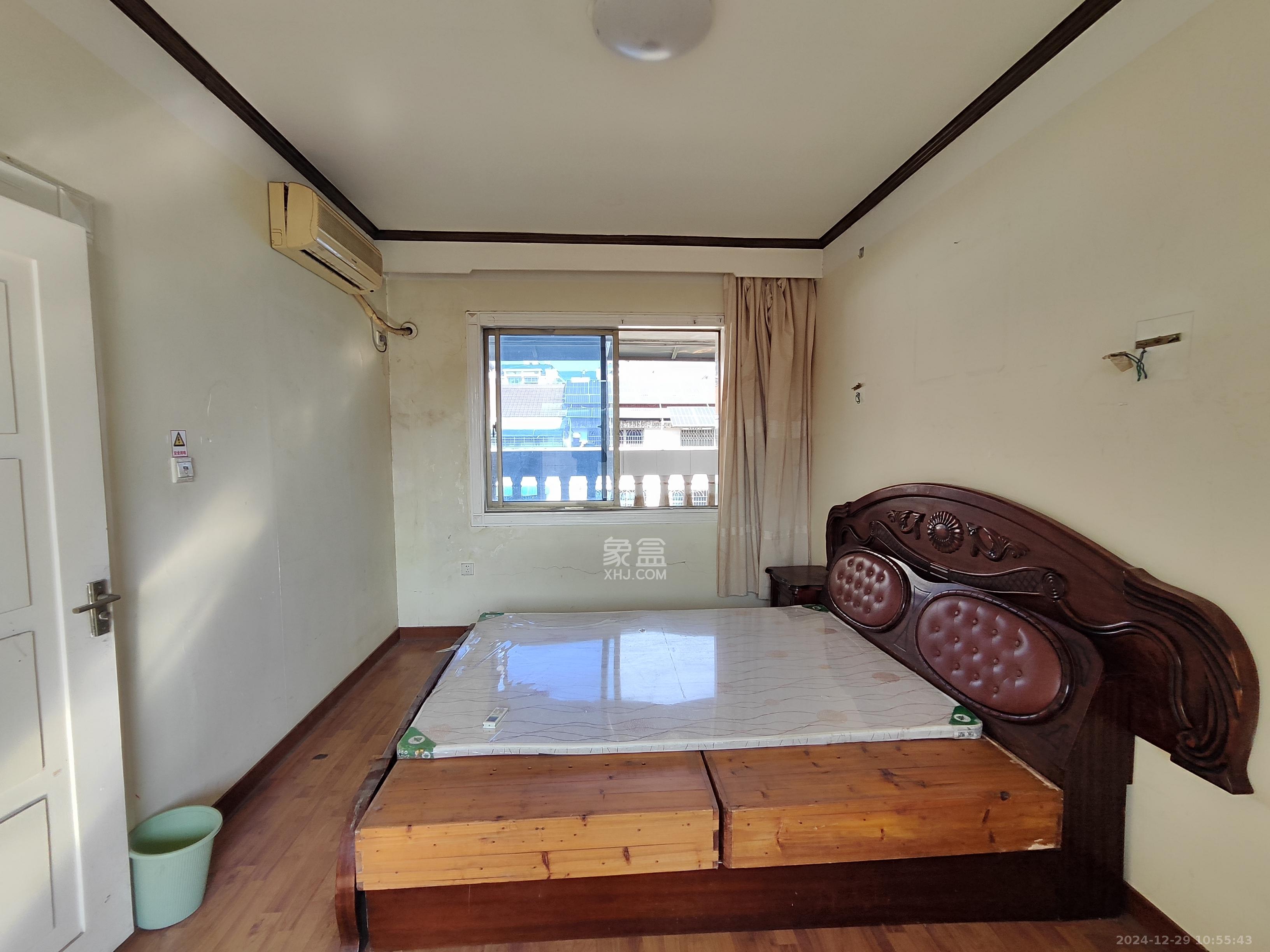 南明苑西区 4室2厅2卫 3180.0元/月 南明苑西区 4室2厅2卫 3180.0元/月室内图