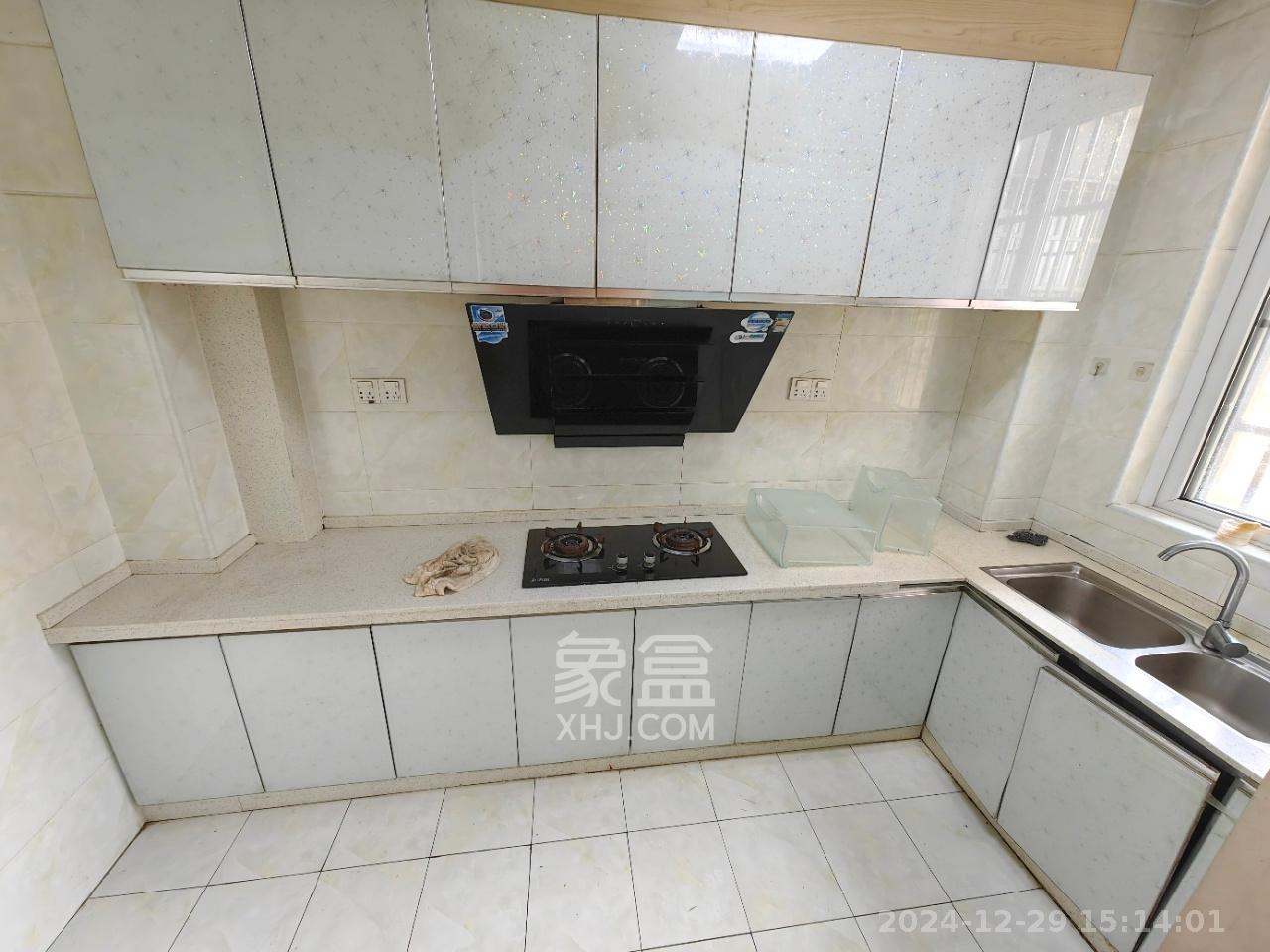 嘉顺苑  3室2厅2卫   2700.00元/月室内图