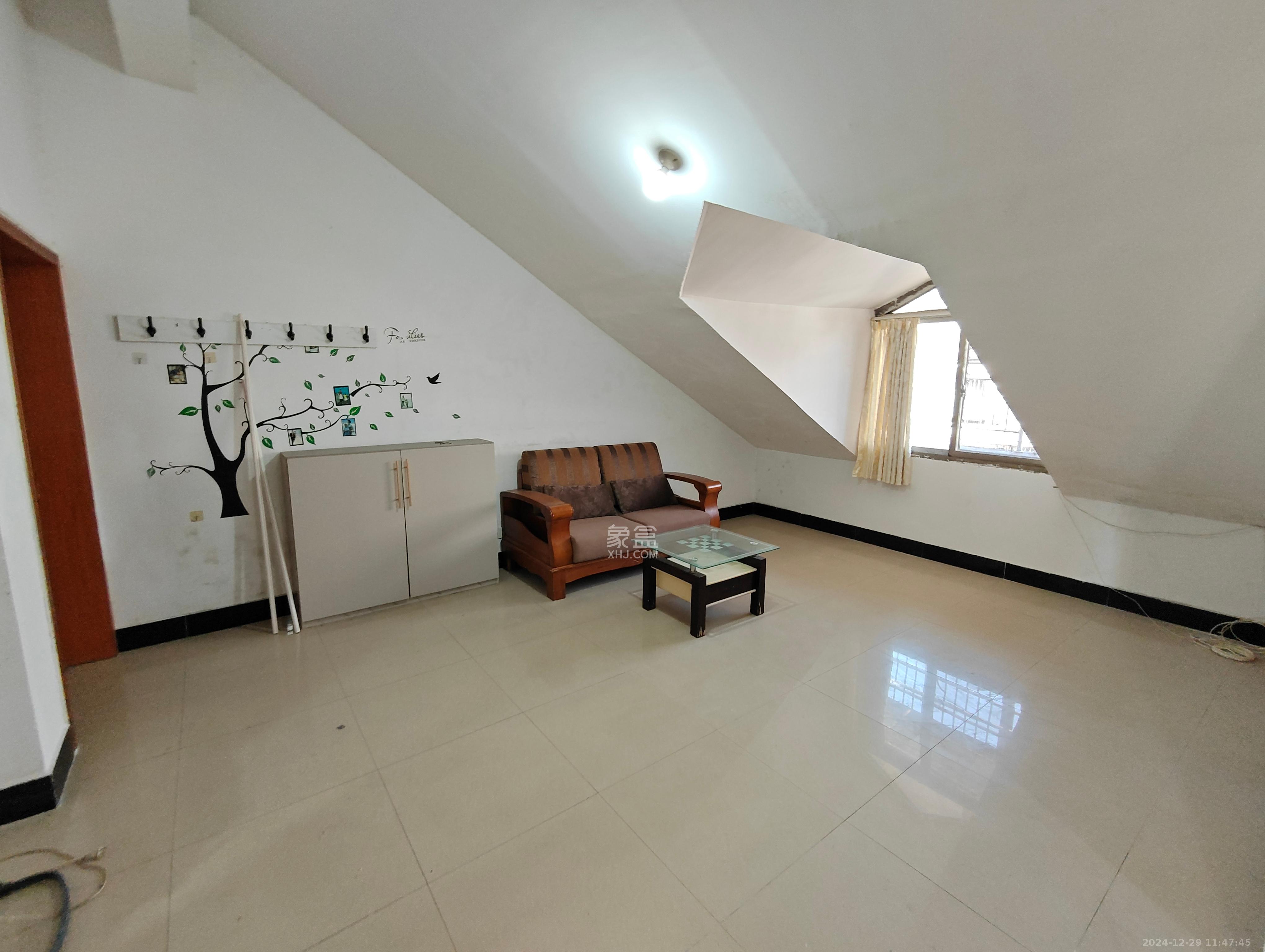 金石蓉园 1室1厅1卫 1000.0元/月 金石蓉园 1室1厅1卫 1000.0元/月室内图