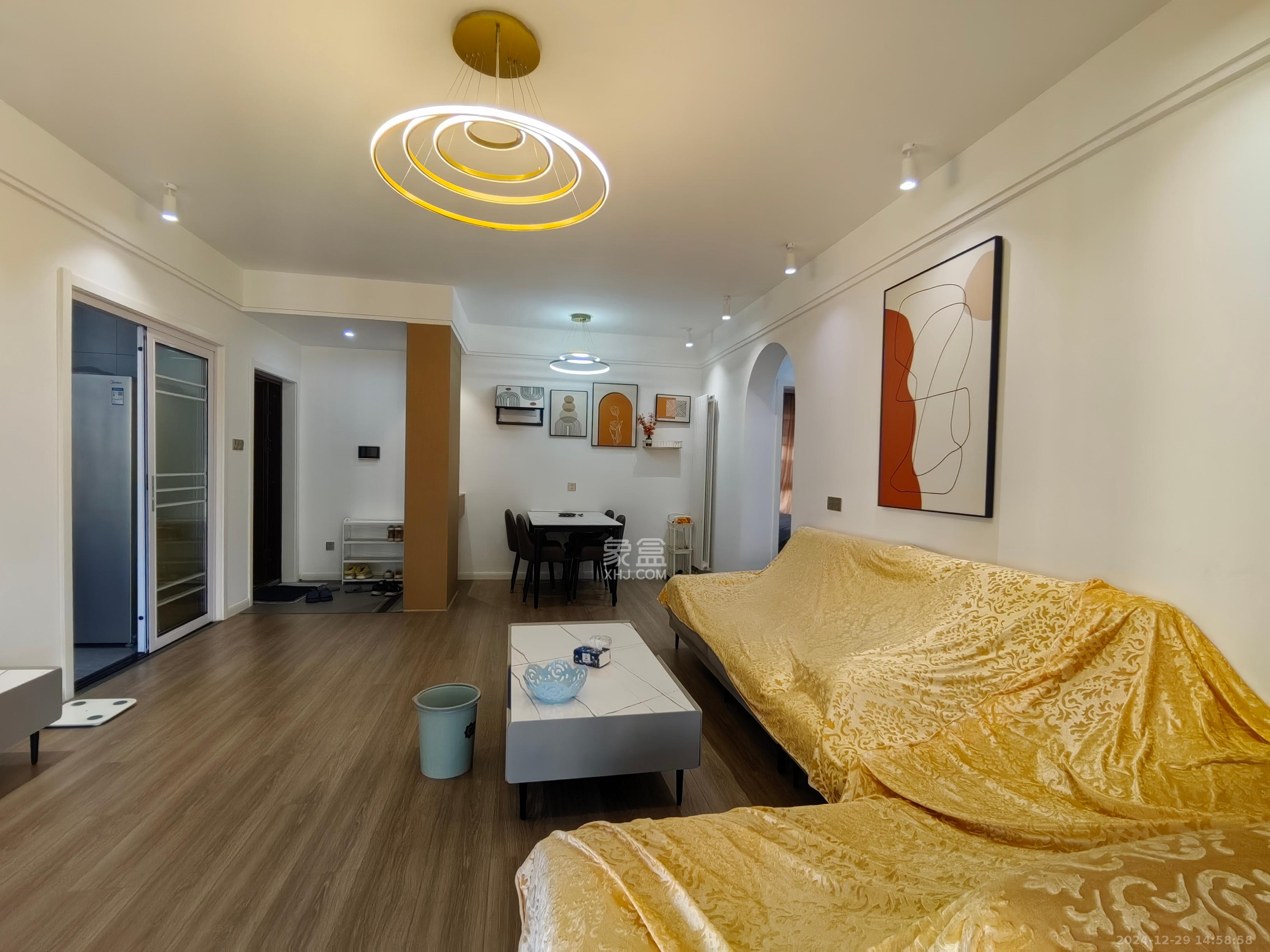 怡海星城 3室2厅2卫 3000.0元/月 怡海星城 3室2厅2卫 3000.0元/月室内图