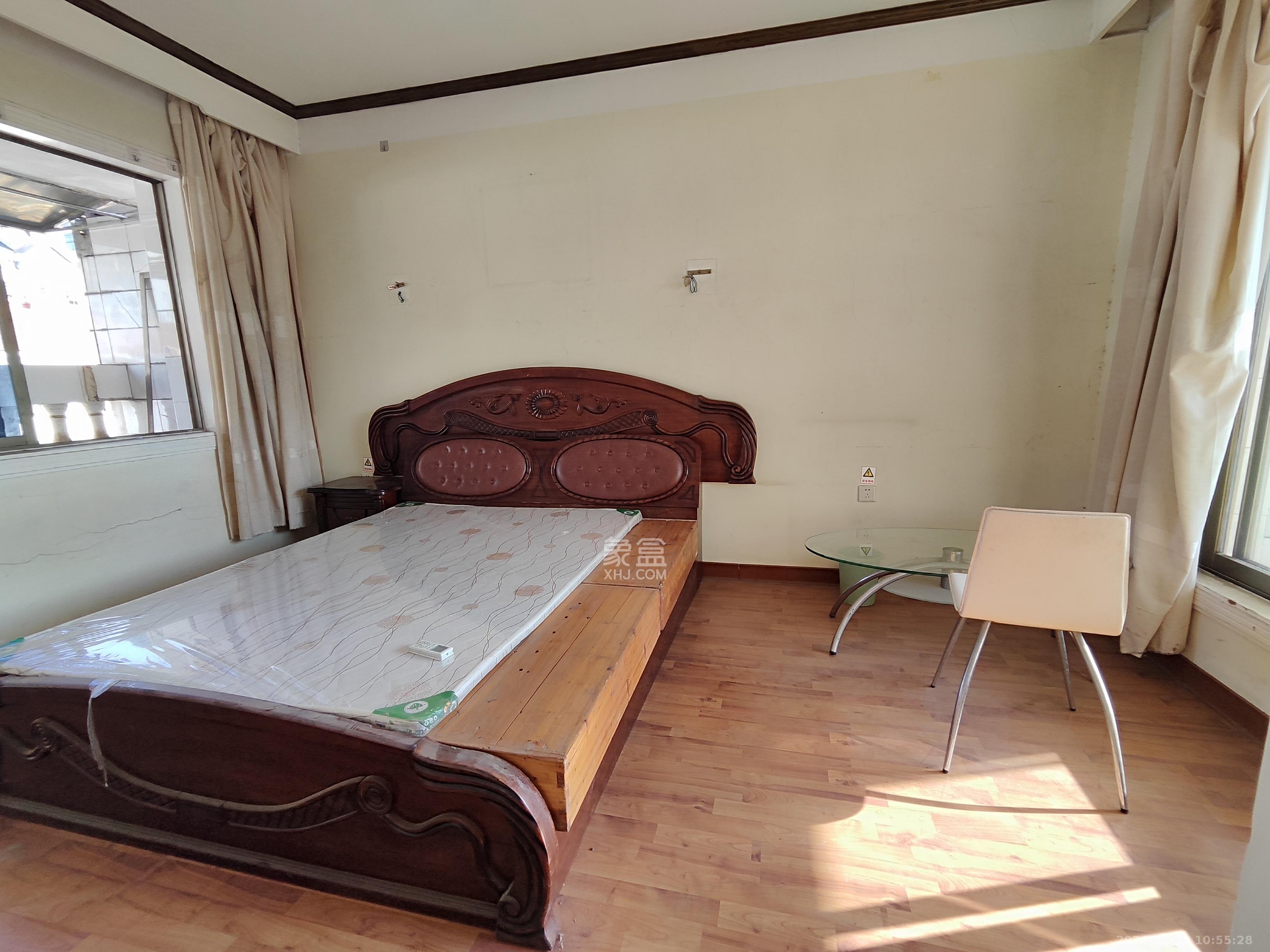 南明苑西区 4室2厅2卫 3180.0元/月 南明苑西区 4室2厅2卫 3180.0元/月室内图