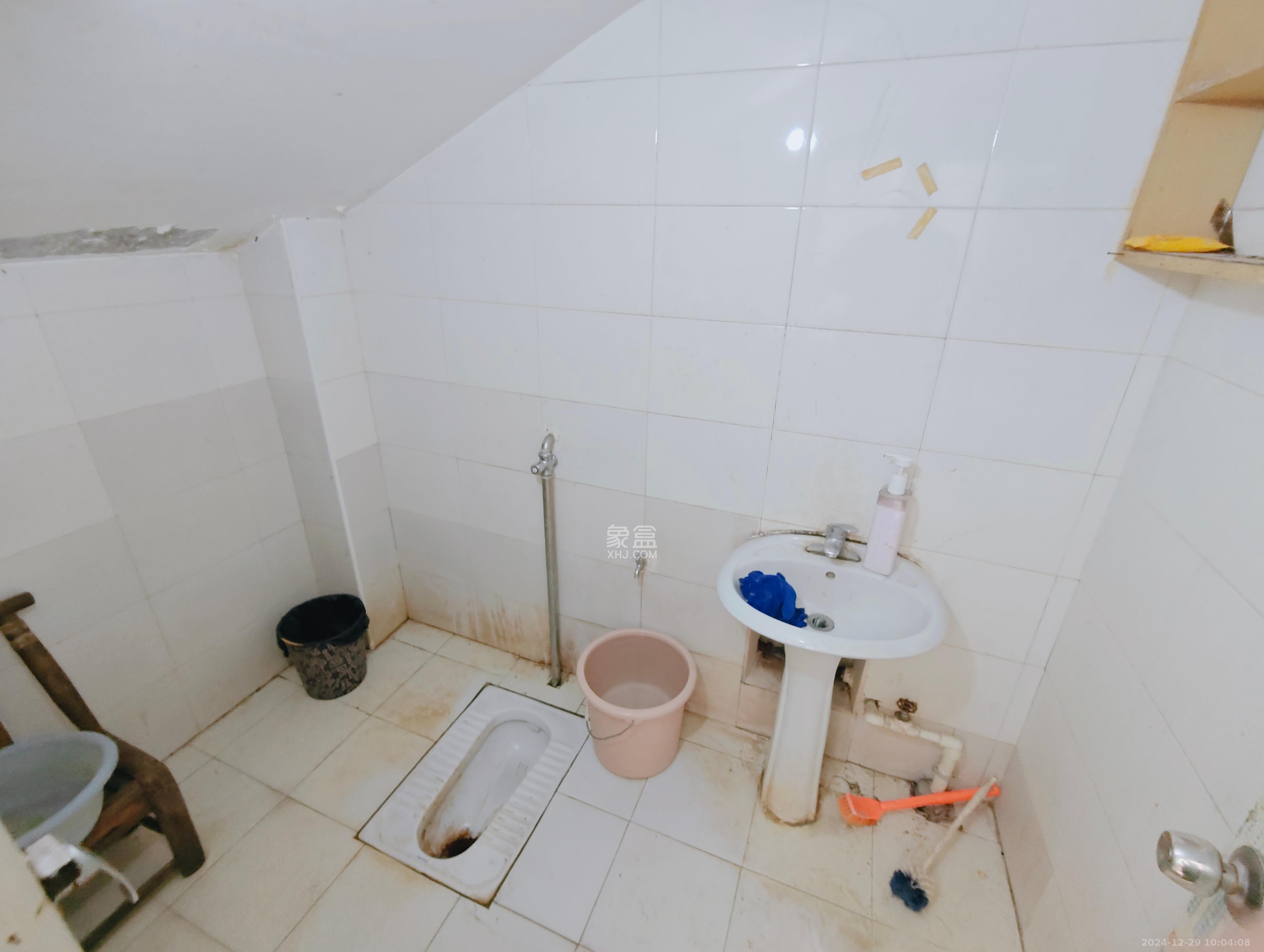 金石蓉园 3室1厅1卫 1400.0元/月 金石蓉园 3室1厅1卫 1400.0元/月室内图