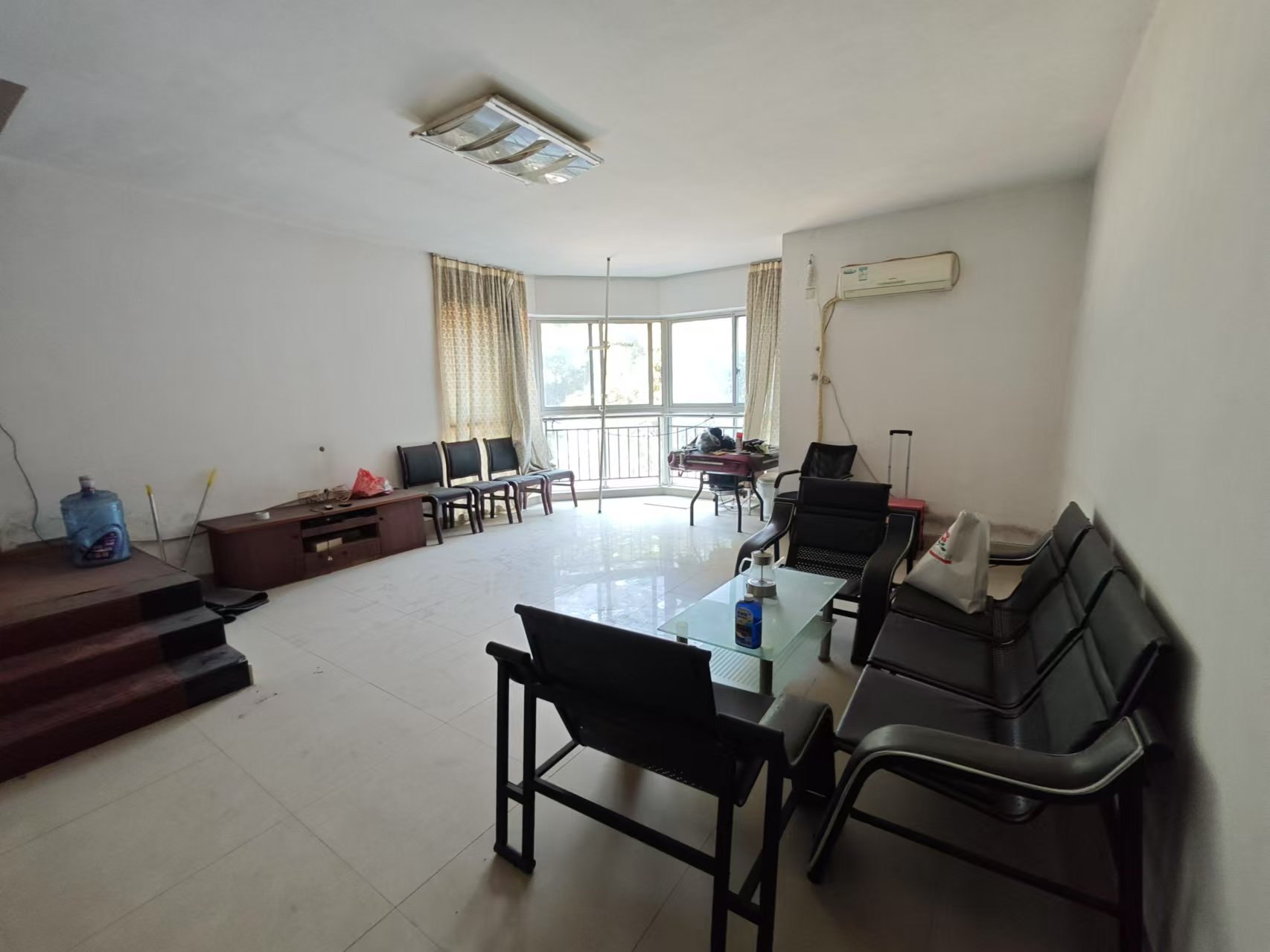 华雅花园 4室2厅4卫 3000.0元/月 华雅花园 4室2厅4卫 3000.0元/月室内图