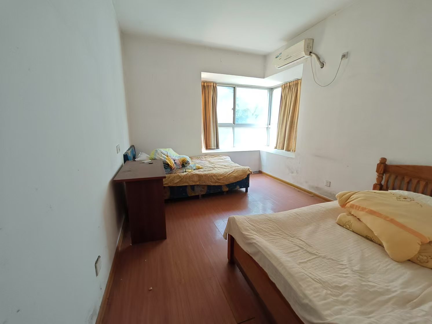 华雅花园 4室2厅4卫 3000.0元/月 华雅花园 4室2厅4卫 3000.0元/月室内图