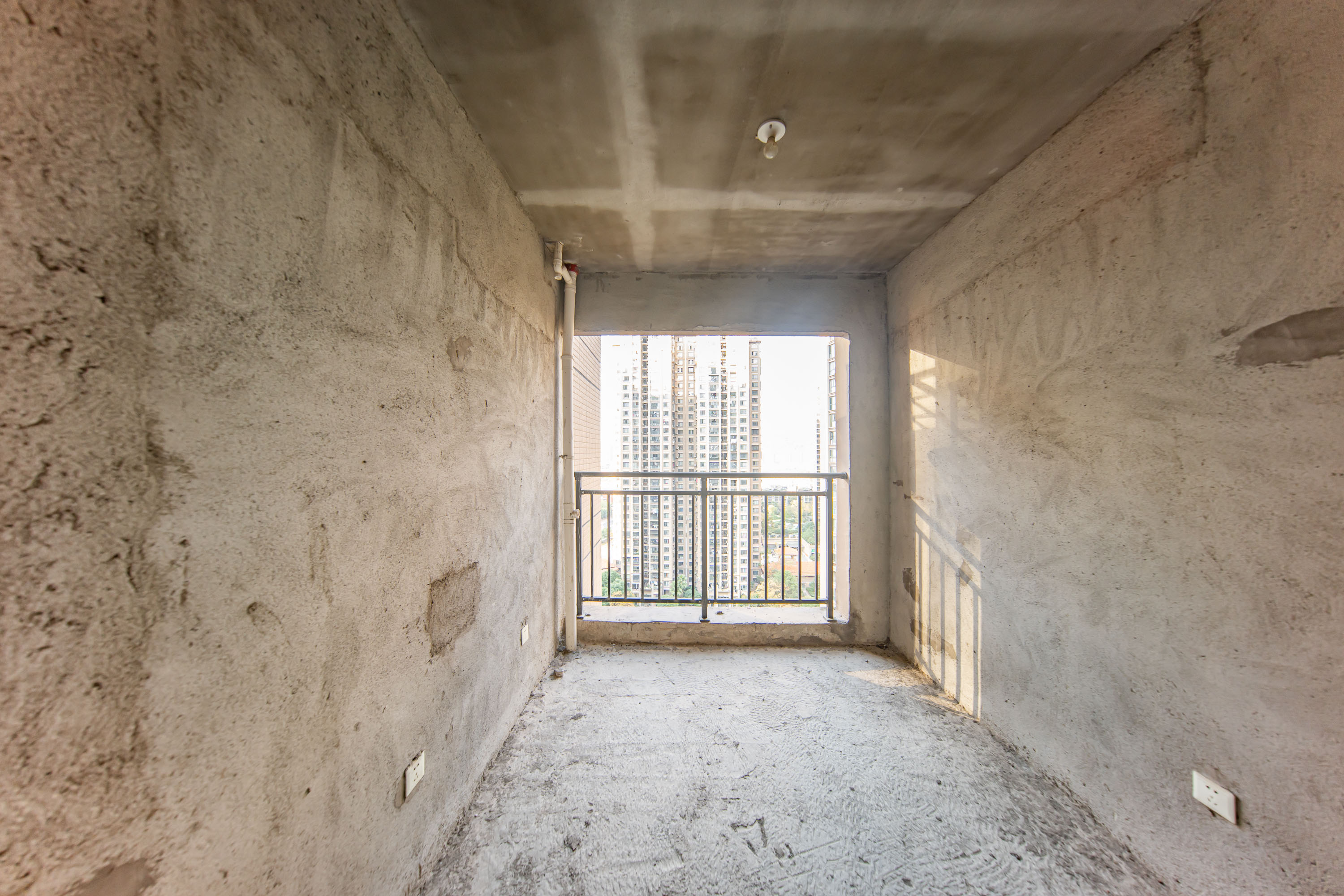 邦盛水岸御园 4室2厅2卫 75.0万 邦盛水岸御园 4室2厅2卫 75.0万卧室