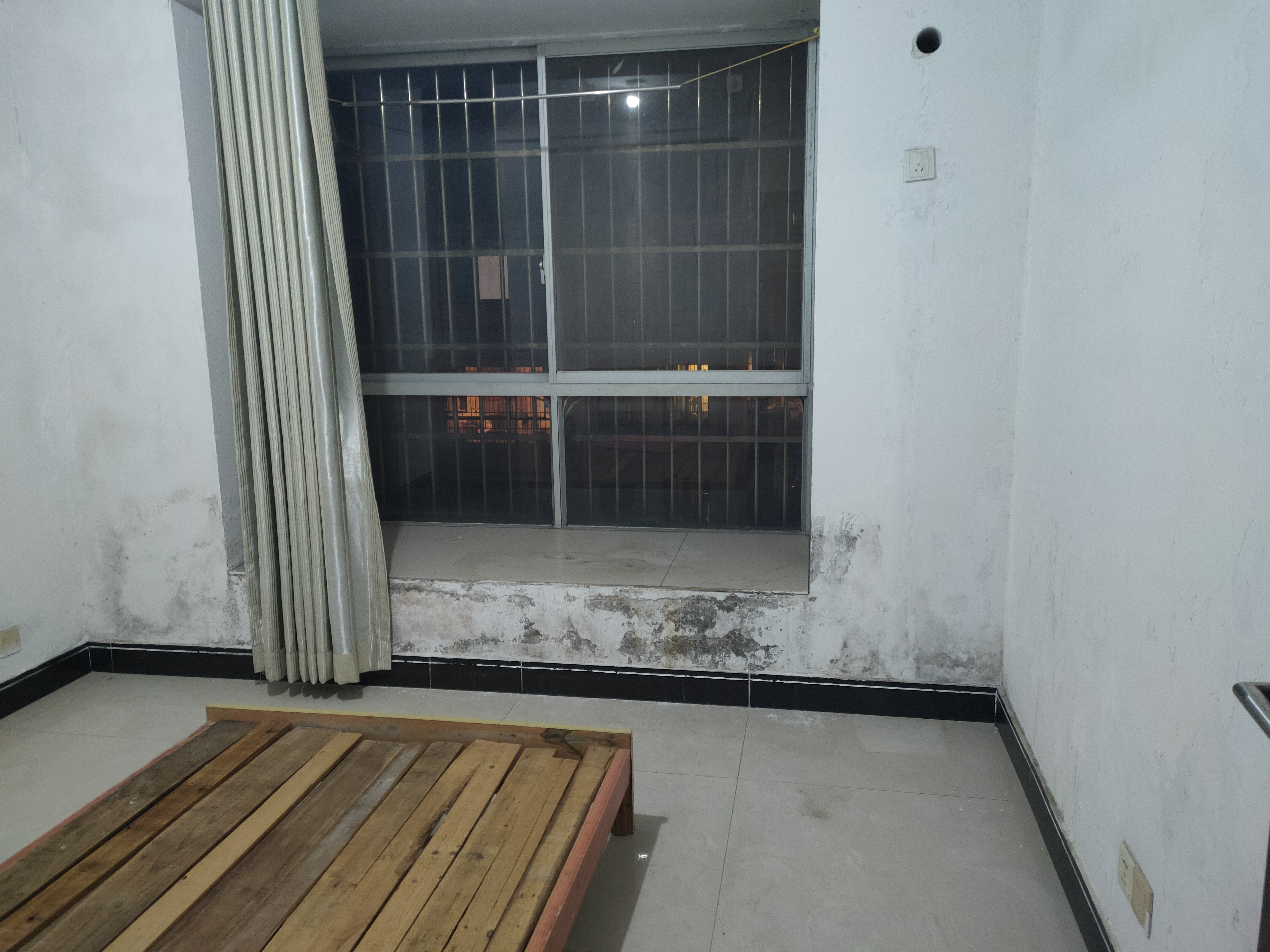 新星小区 5室2厅2卫 1700.0元/月 新星小区 5室2厅2卫 1700.0元/月室内图