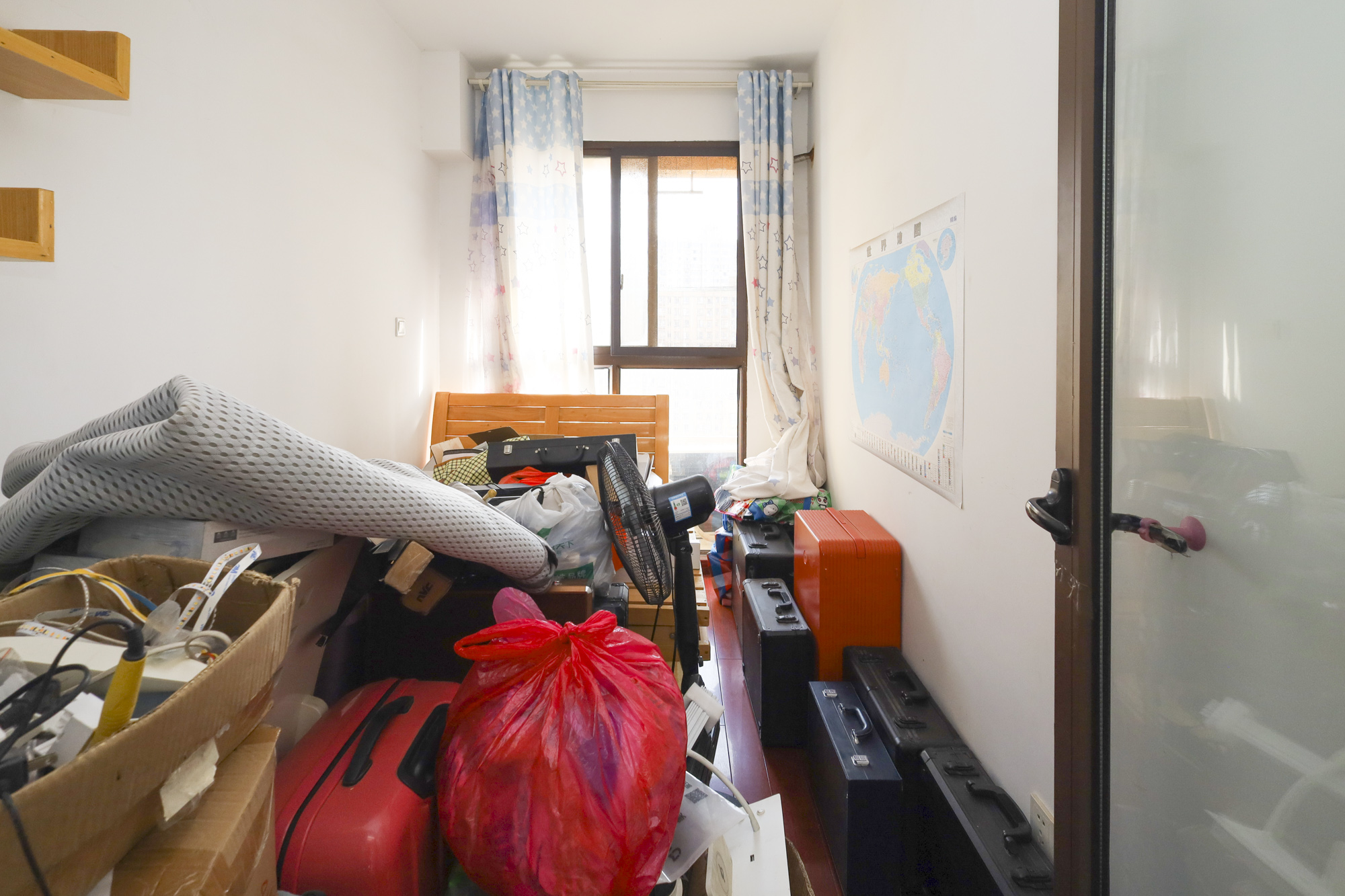 山语城二期  3室2厅1卫   78.00万卧室