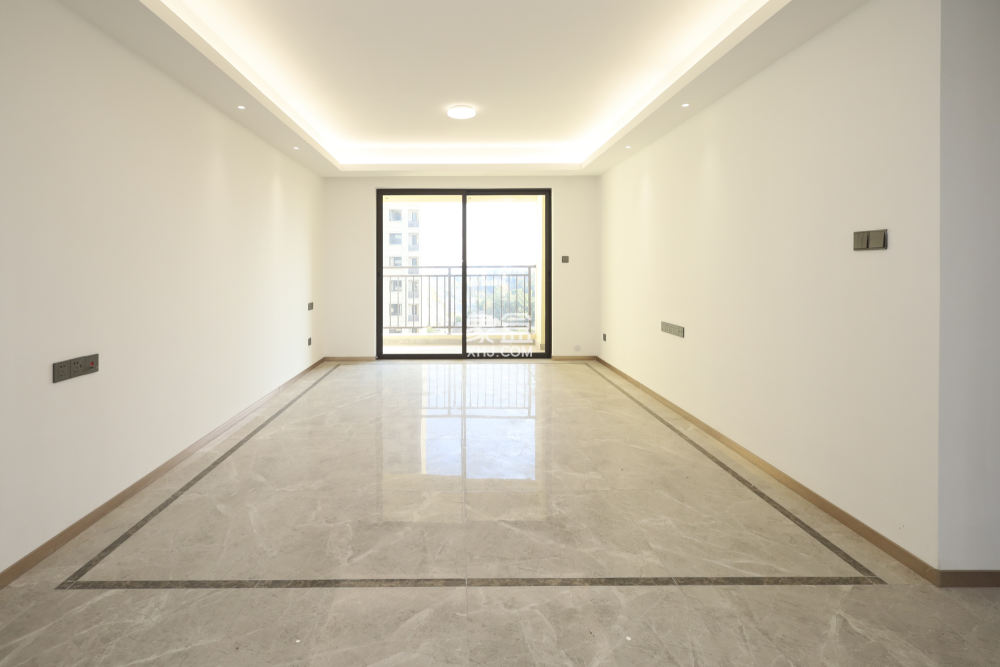 恒基旭辉湖山赋  3室2厅2卫    82.5万